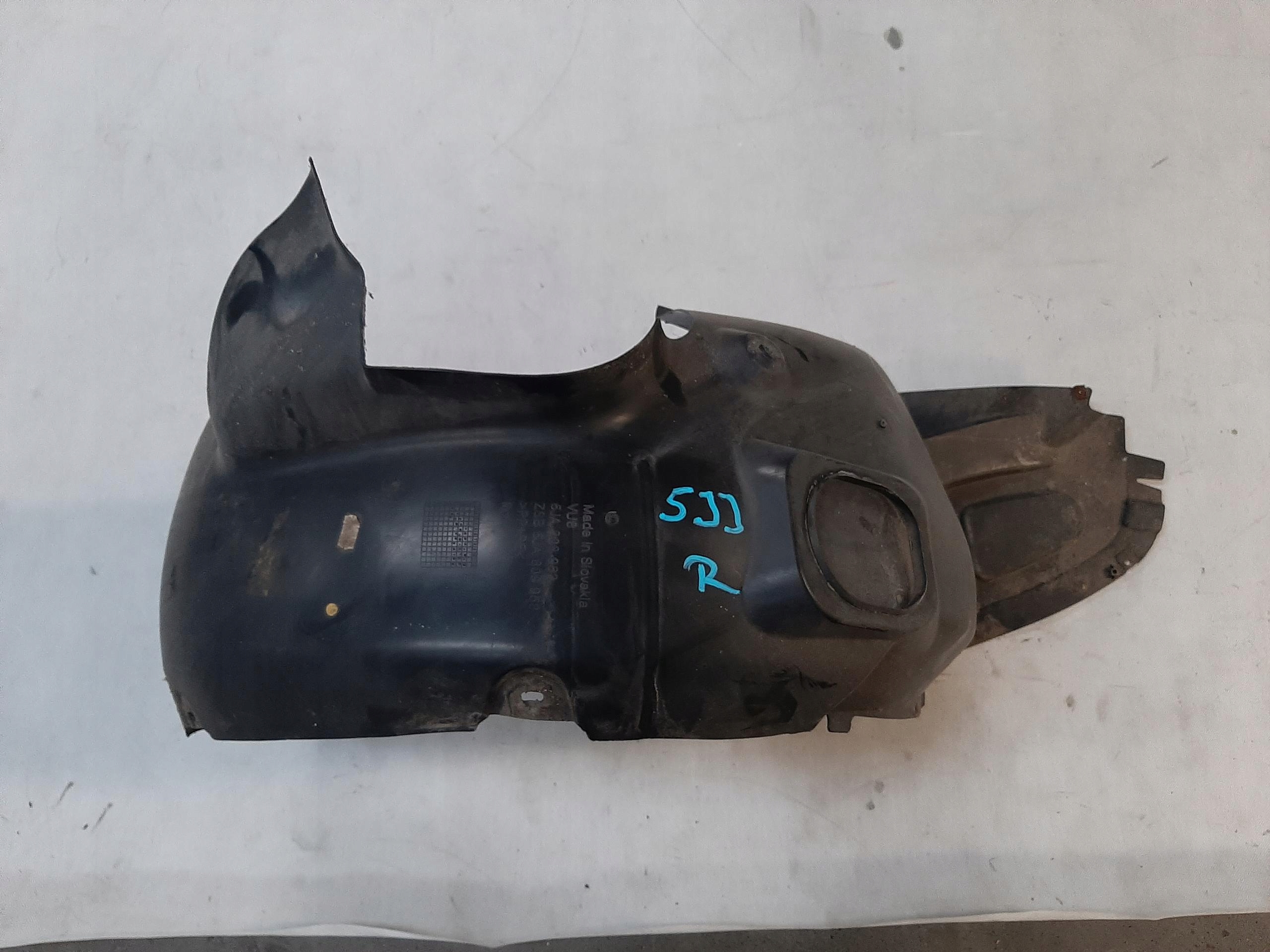 SKODA RAPID NADKOLE OSŁONA PRZECIWBŁOTNA PRAWY PRZÓD 5JA809962
