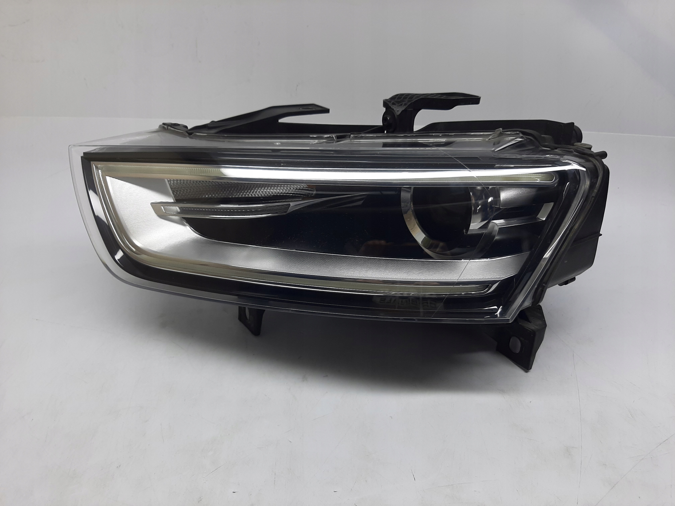 AUDI Q3 REFLEKTOR LAMPA XENON PRZÓD PRZEDNIA LEWA 8U0941005