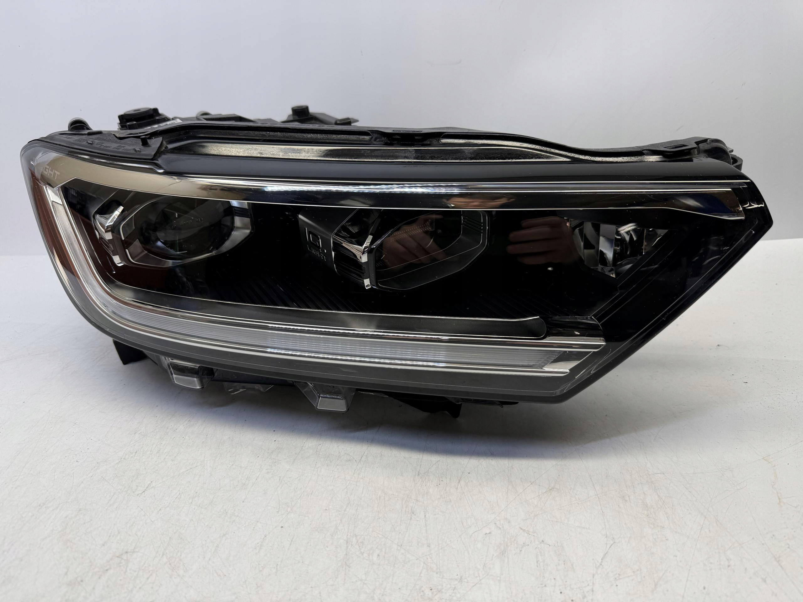 VW T-ROC REFLEKTOR LAMPA PRAWY PRZÓD PRZEDNIA LED IQ.LIGHT 2GA941036AT