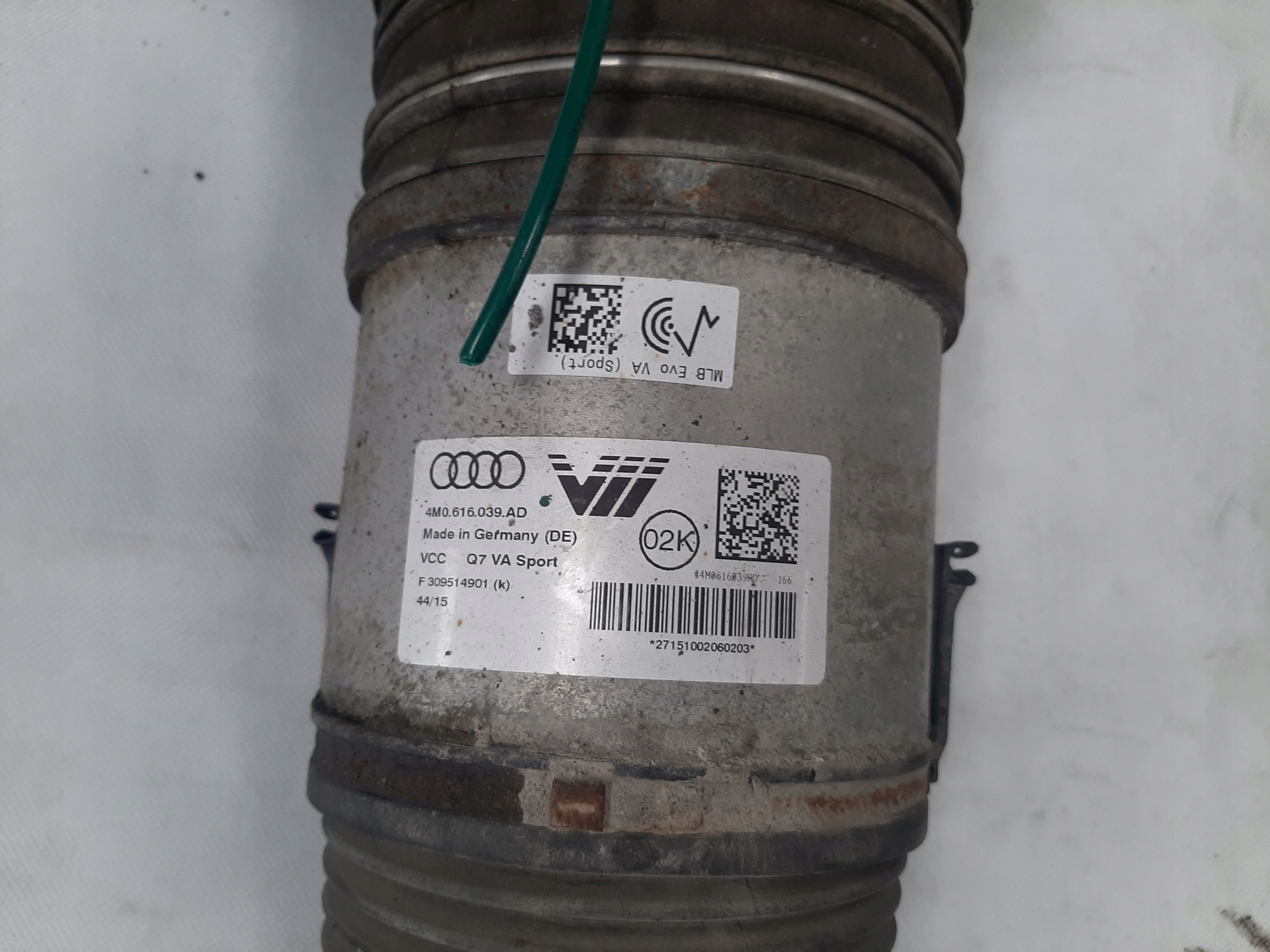 AUDI Q7 4M AMORTYZATOR MIECH PNEUMATYCZNY PRZÓD PRZEDNI 4M0616039AD