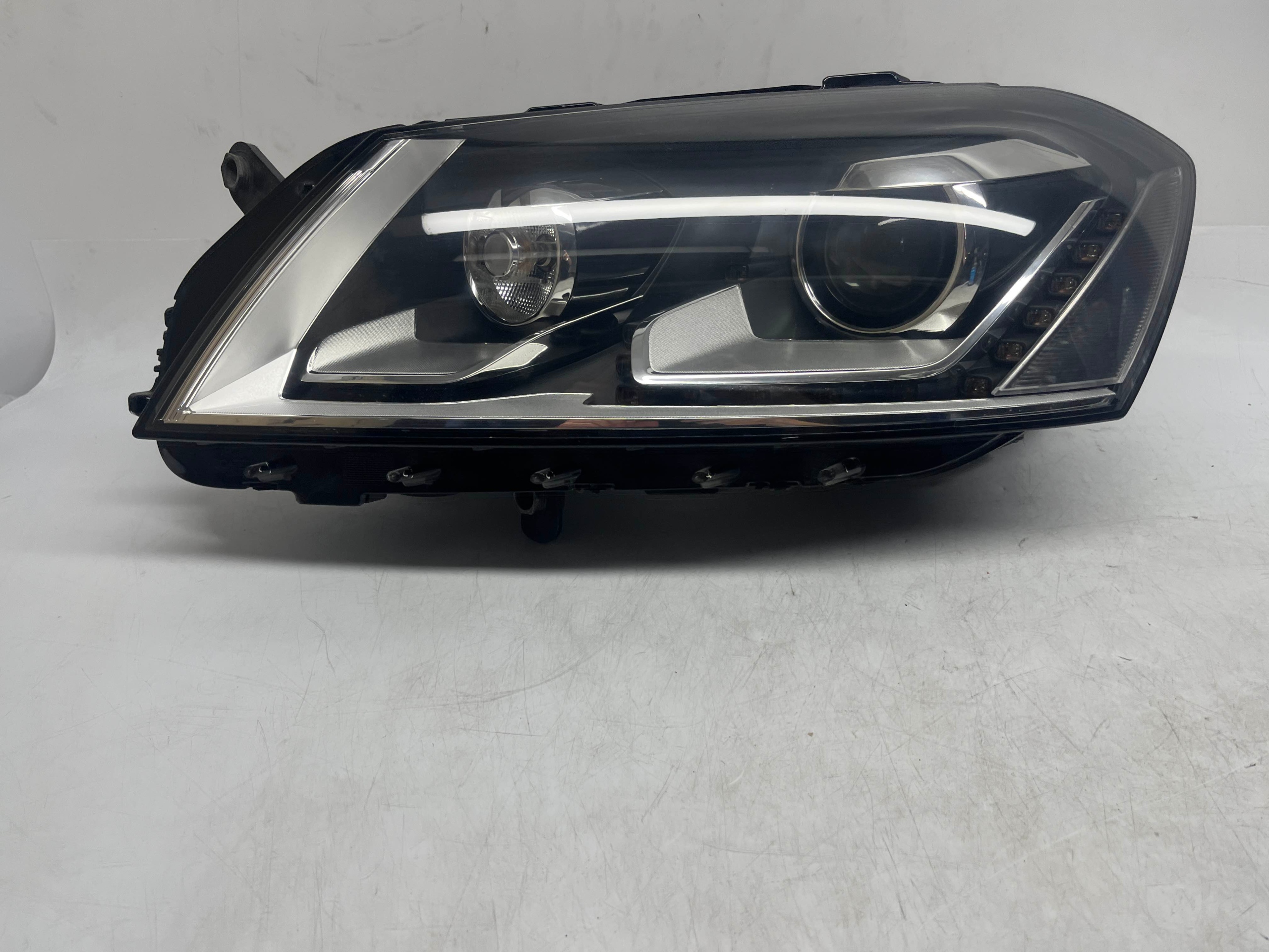 Volkswagen Passat B7 Lampa Reflektor Przedni Lewy Bi-Xenon Led 3AB941751