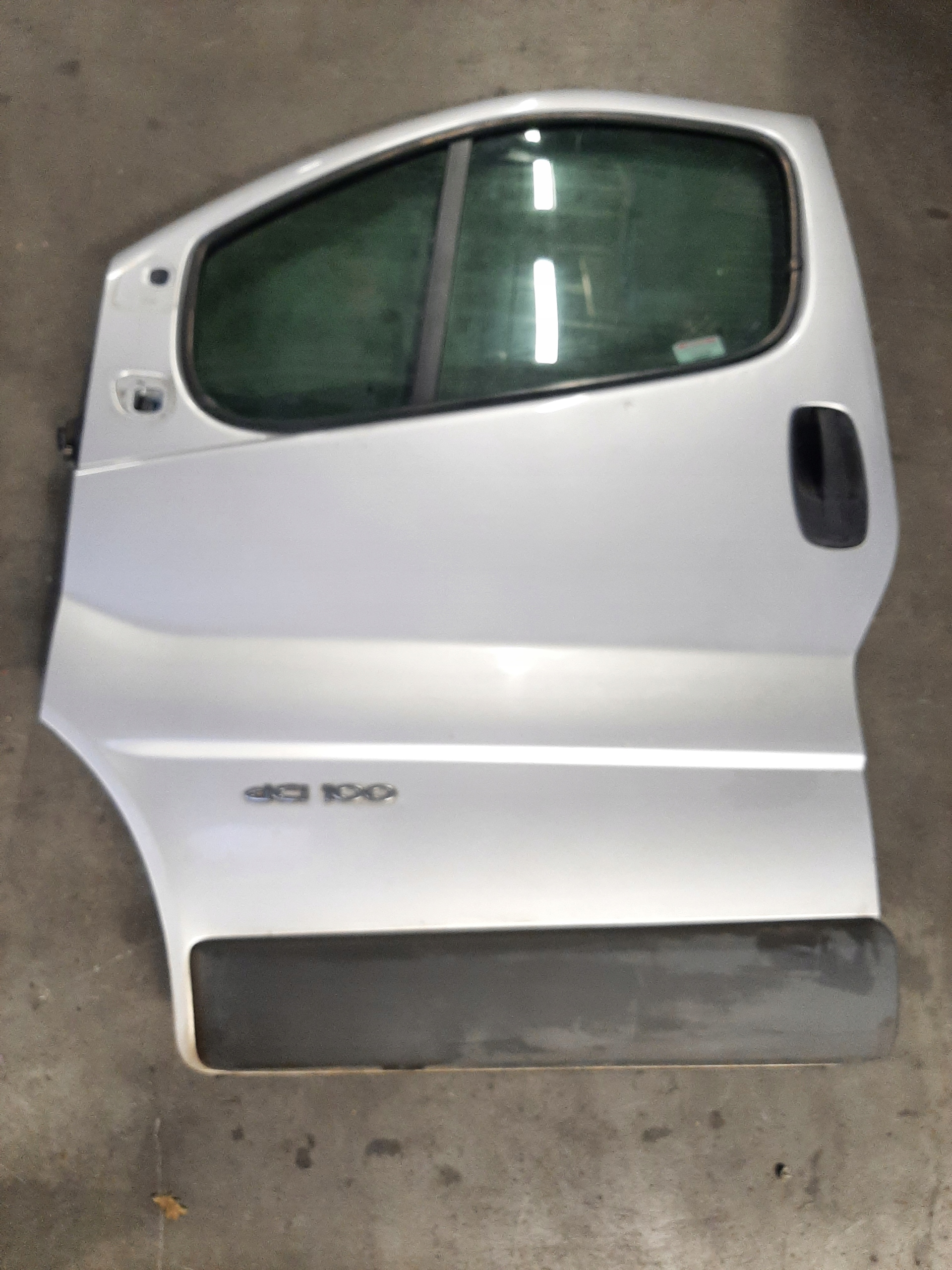 RENAULT TRAFIC II 2001- DRZWI LEWE PRZEDNIE LEWY PRZÓD