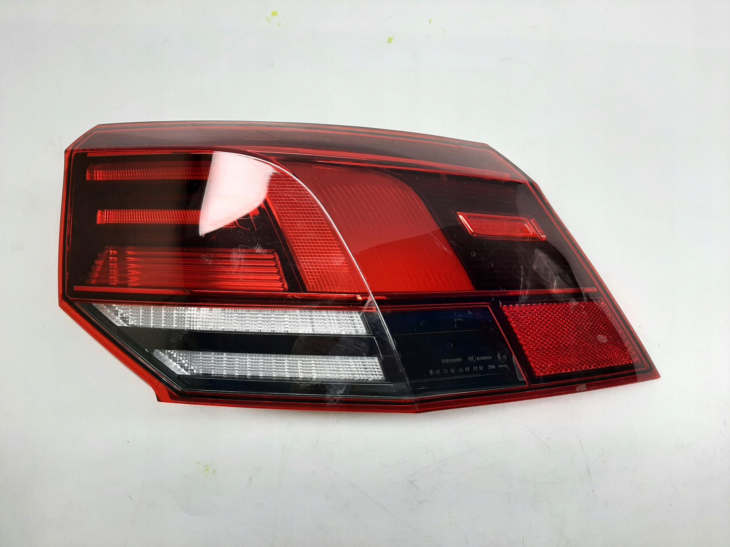 VW GOLF VIII LAMPA PRAWA TYLNA TYŁ LED 5H0945096C