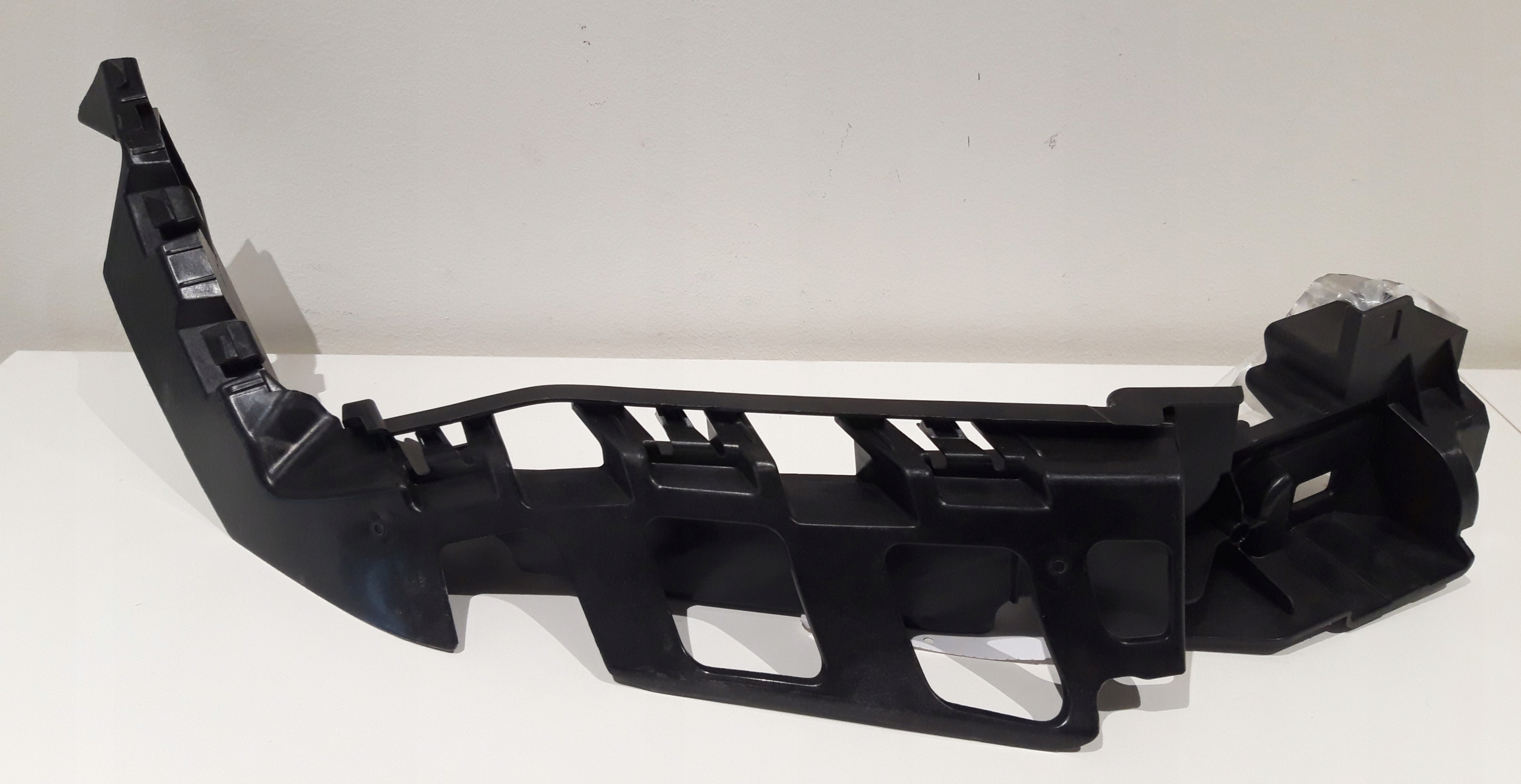 SEAT ATECA PRAWY ŚLIZG UCHWYT REFLEKOTRA LAMPY 575807890A