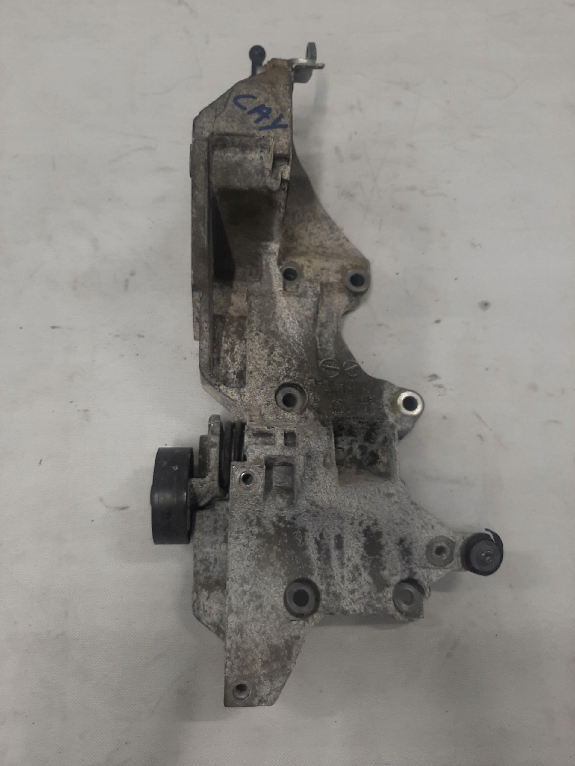 VW PASSAT B7 GOLF VI 2.0 TDI ŁAPA MOCOWANIE ALTERNATORA 03L903143