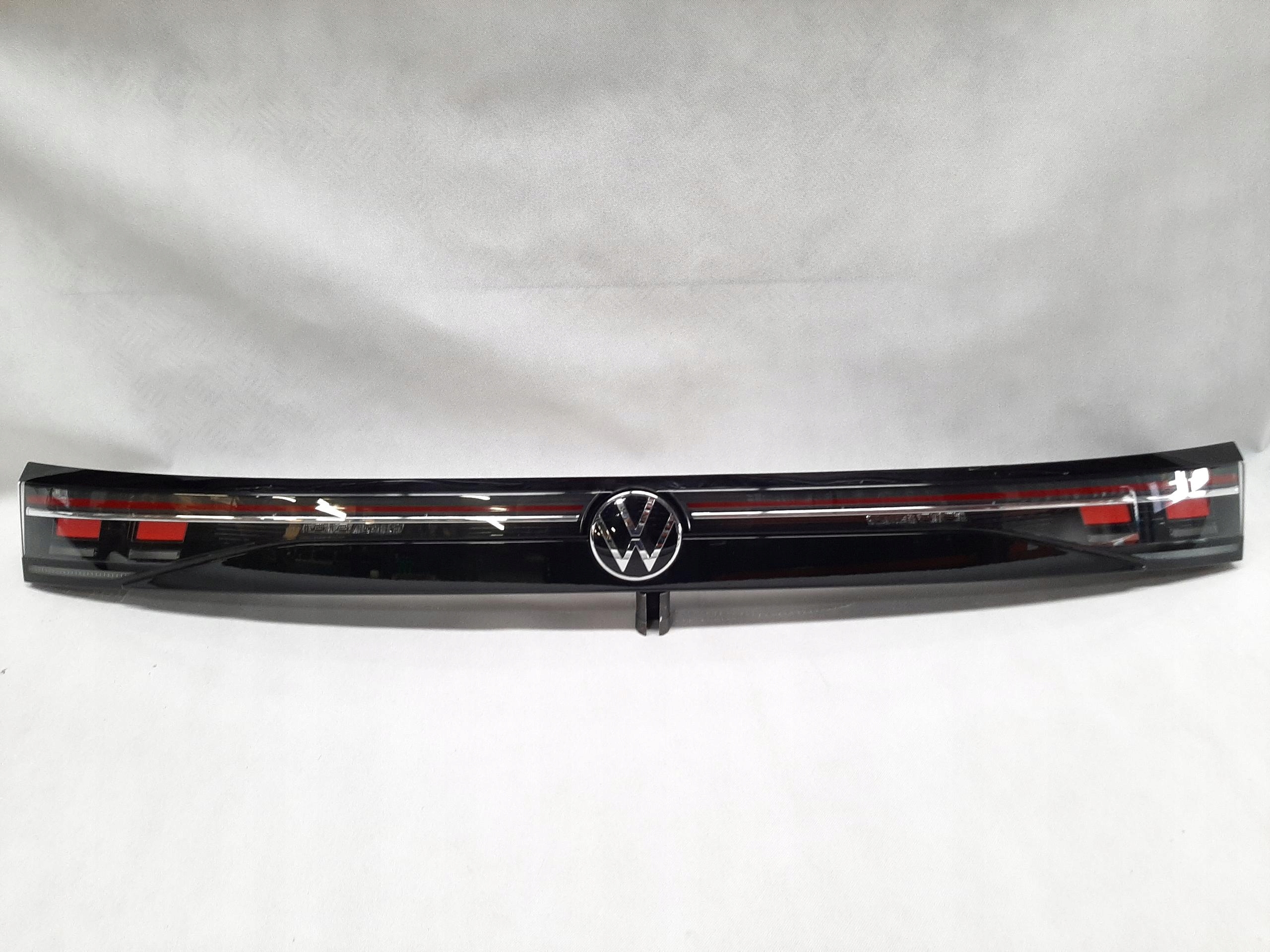 VW PASSAT B9 VARIANT BLENDA LAMPA KLAPY TYŁ LED 3J0945307