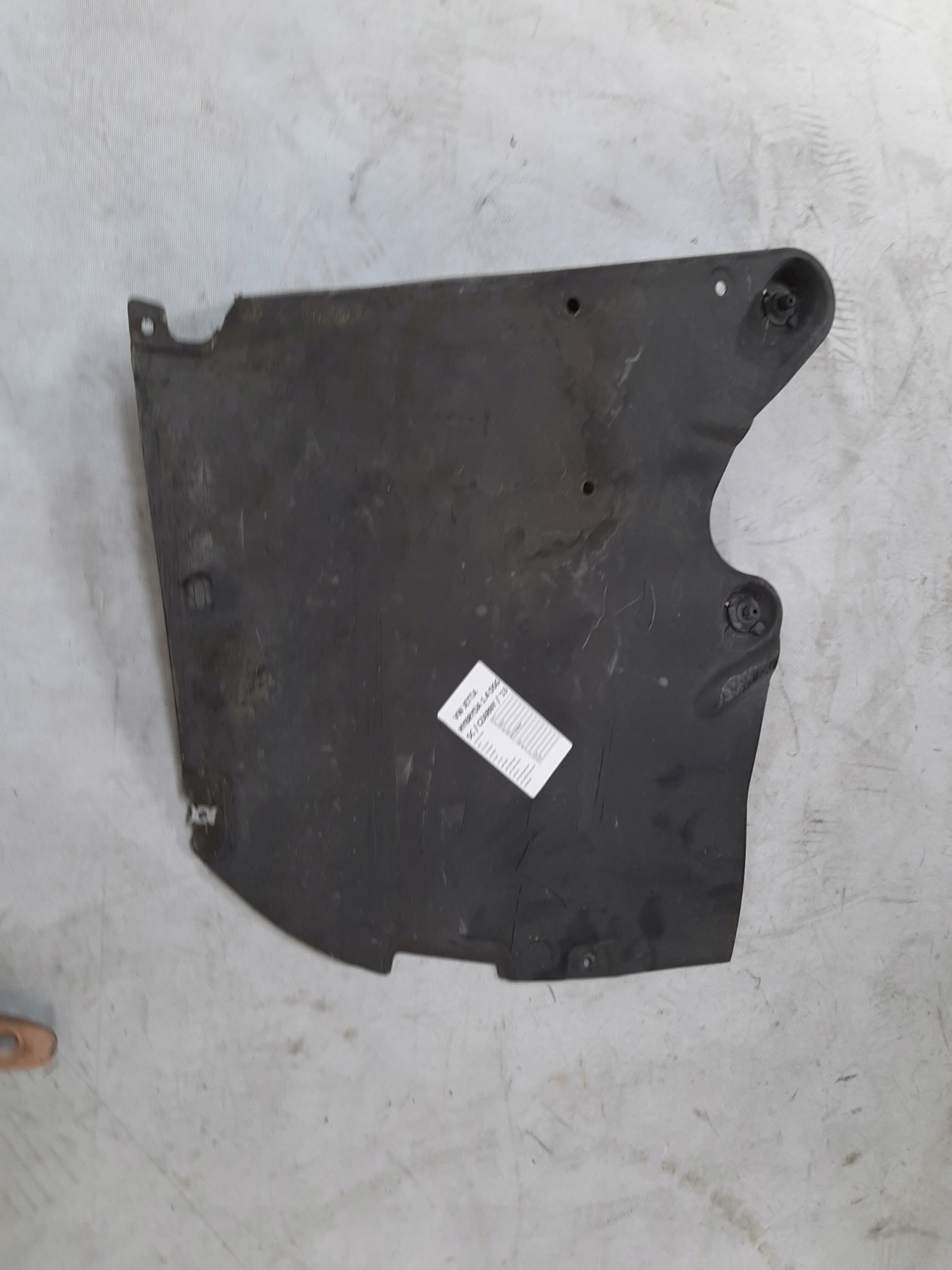 VW JETTA VI OSŁONA PODWOZIA PRAWY TYŁ 5C6825215