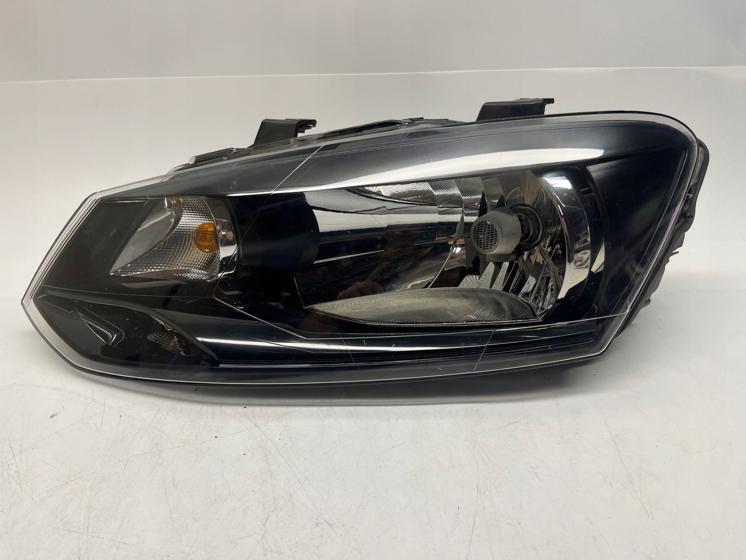 Volkswagen Polo V 5 Reflektor Lampa Przednia Lewa 6R1941015E