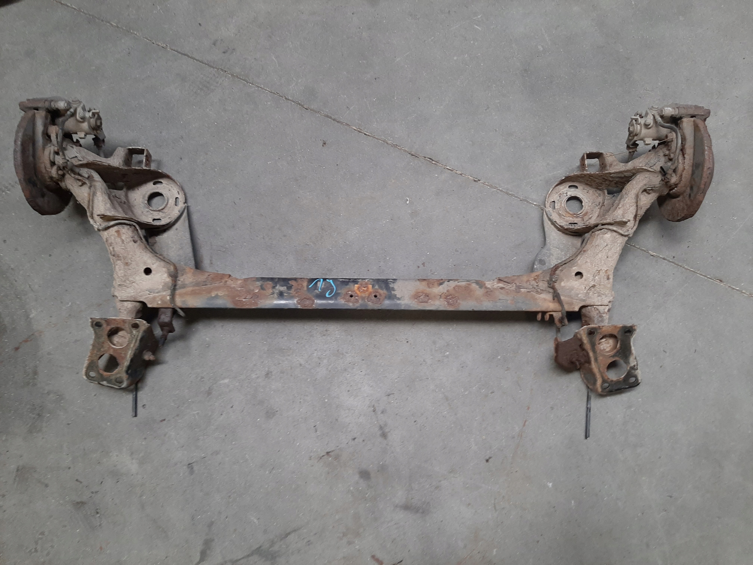 AUDI A3 8L LIFT BELKA TYLNEGO ZAWIESZENIA 1J0500051K