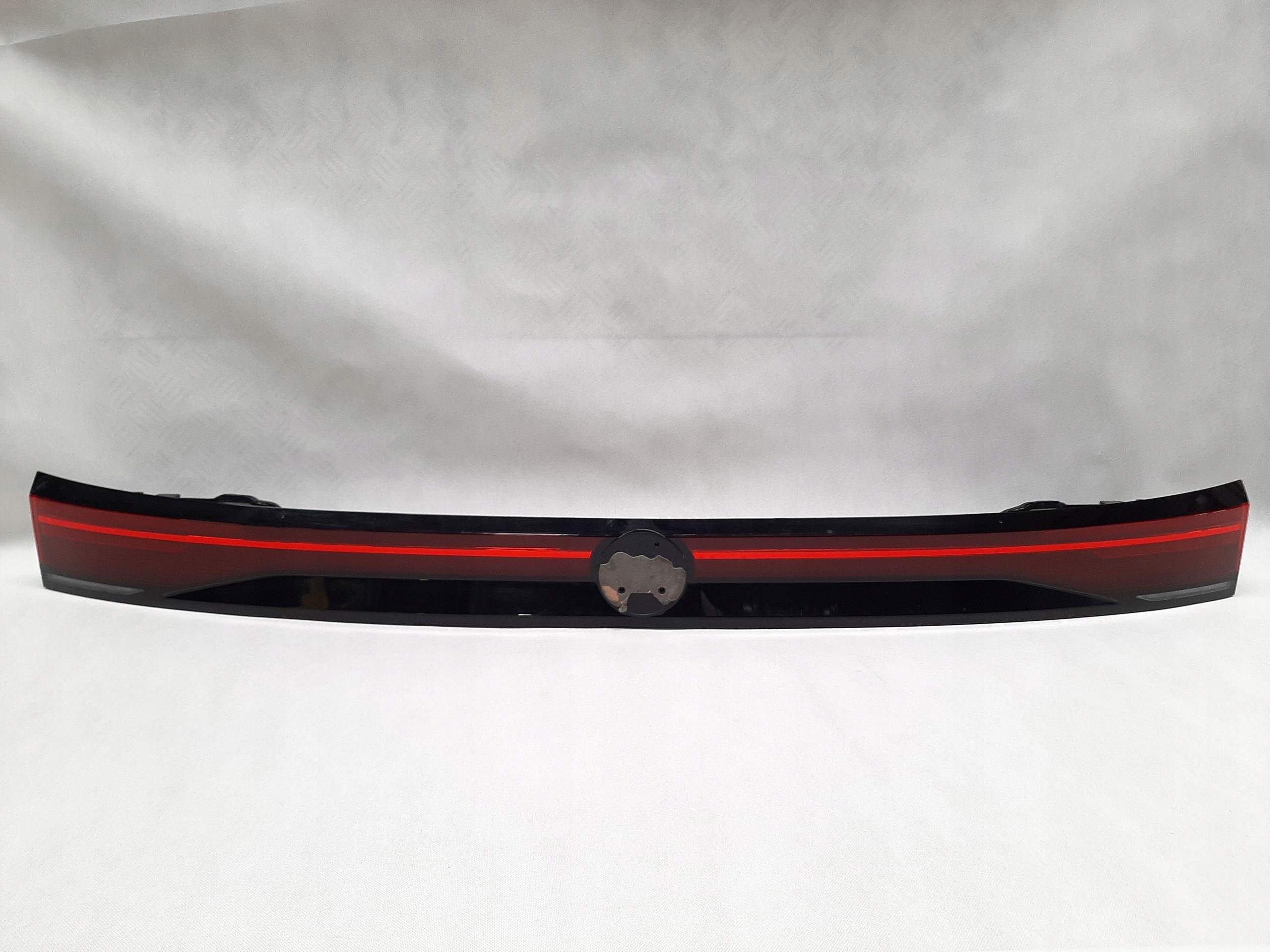 VW PASSAT B9 VARIANT BLENDA LAMPA KLAPY TYŁ LED 3J0945093