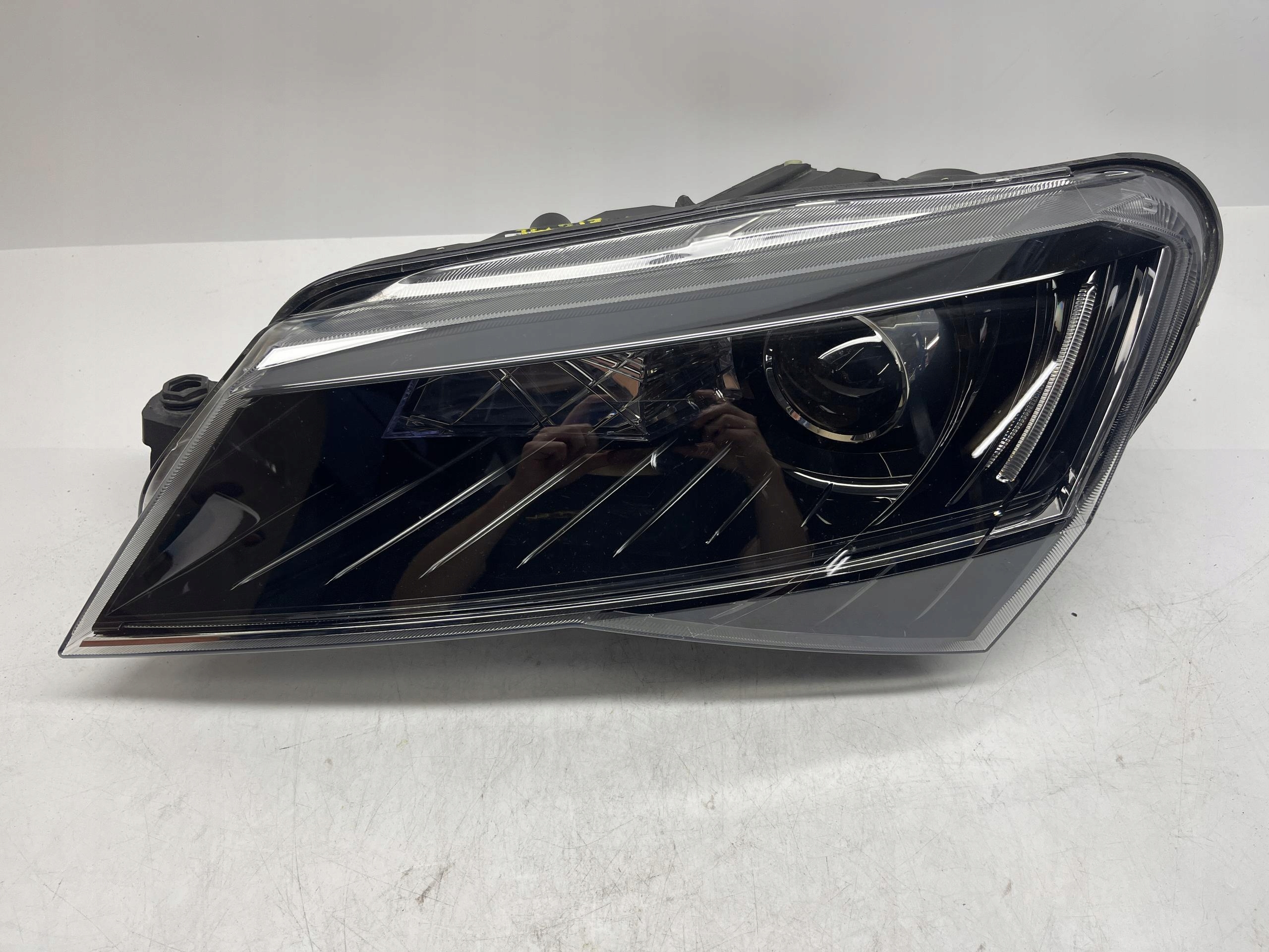 SKODA Superb Reflektor Lampa Przód Lewy XENON 3v1941015B