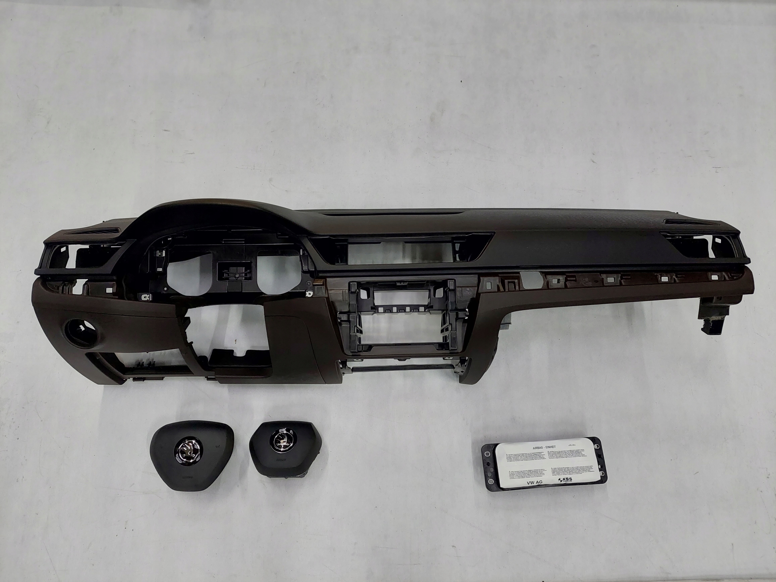 SKODA SUPERB 3V1857920 deska konsola AIR-BAG