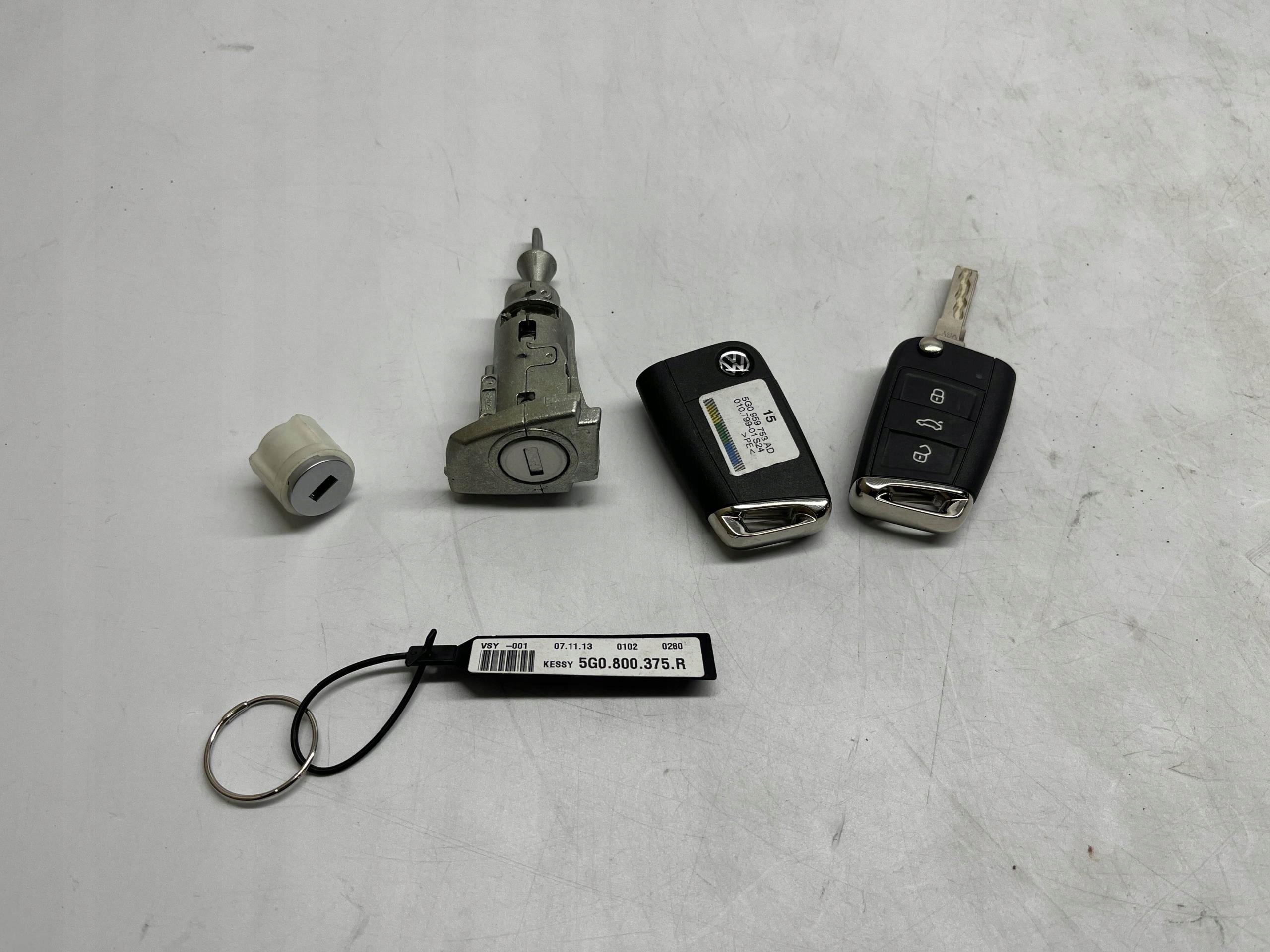 VW GOLF VII ZESTAW KLUCZY WKŁADKA ZAMEK 5G0959753AD 5G0800375R