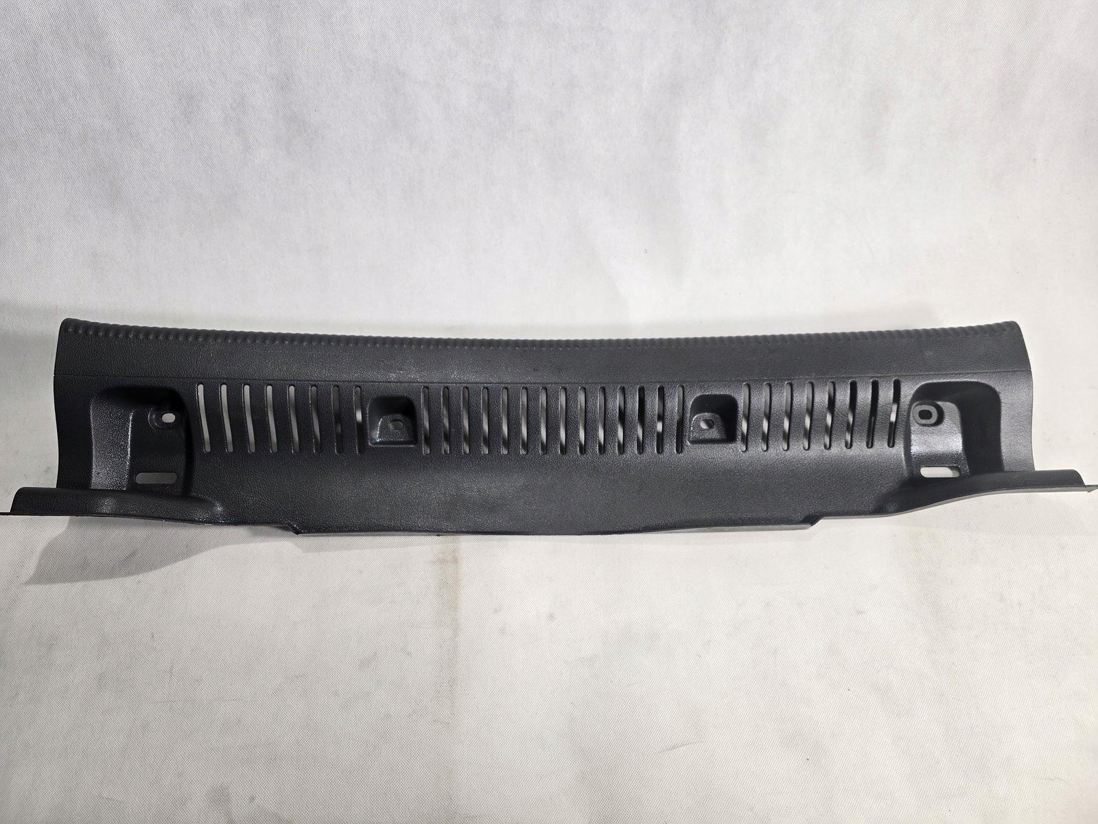 VW GOLF V PLUS OSŁONA PASA TYLNEGO TYŁ MASKOWNICA 5M0863459D