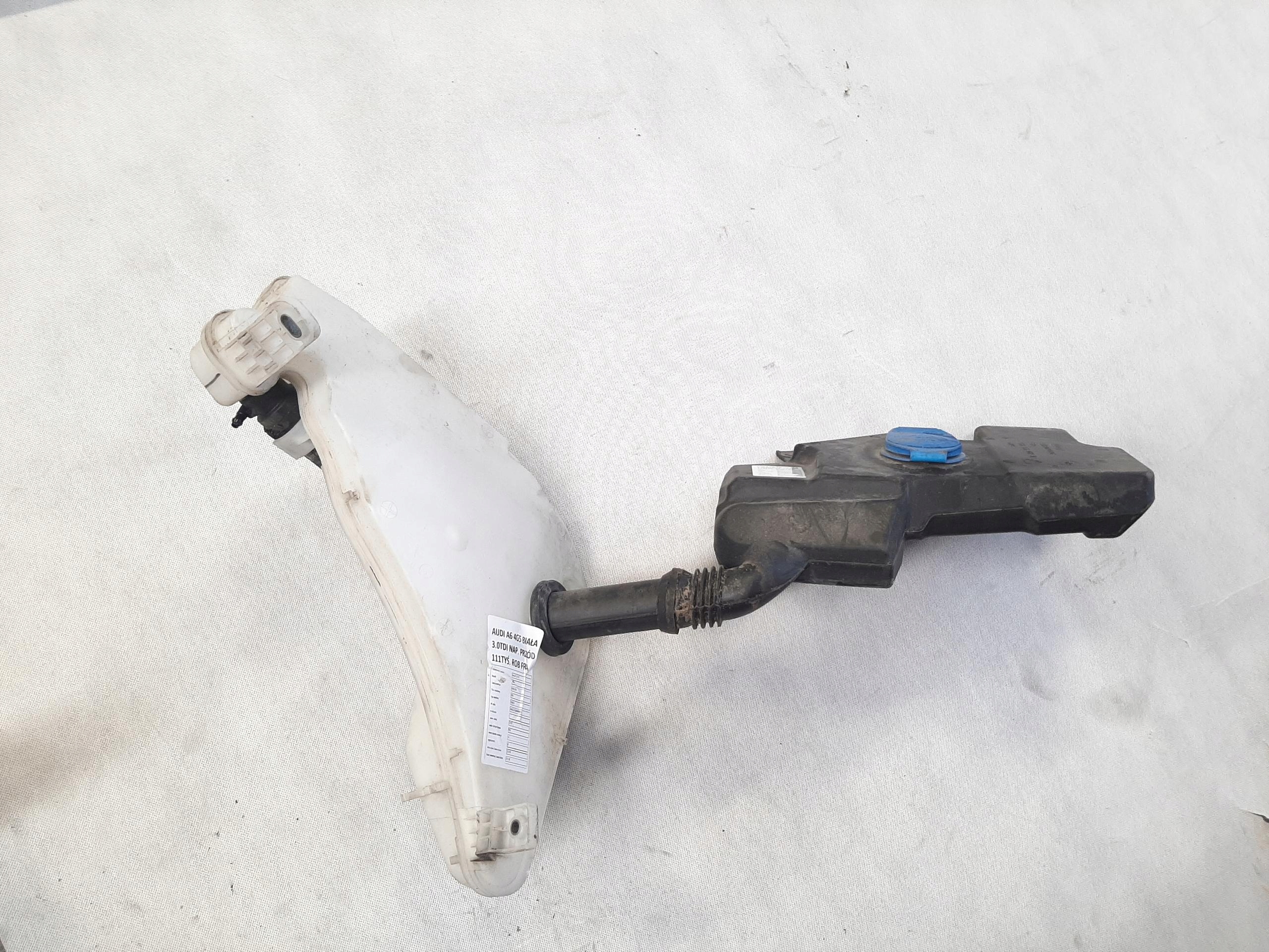 AUDI A6 C7 LIFT 2014- ZBIORNICZEK SPRYSKIWACZY + WLEW 4G8955451J