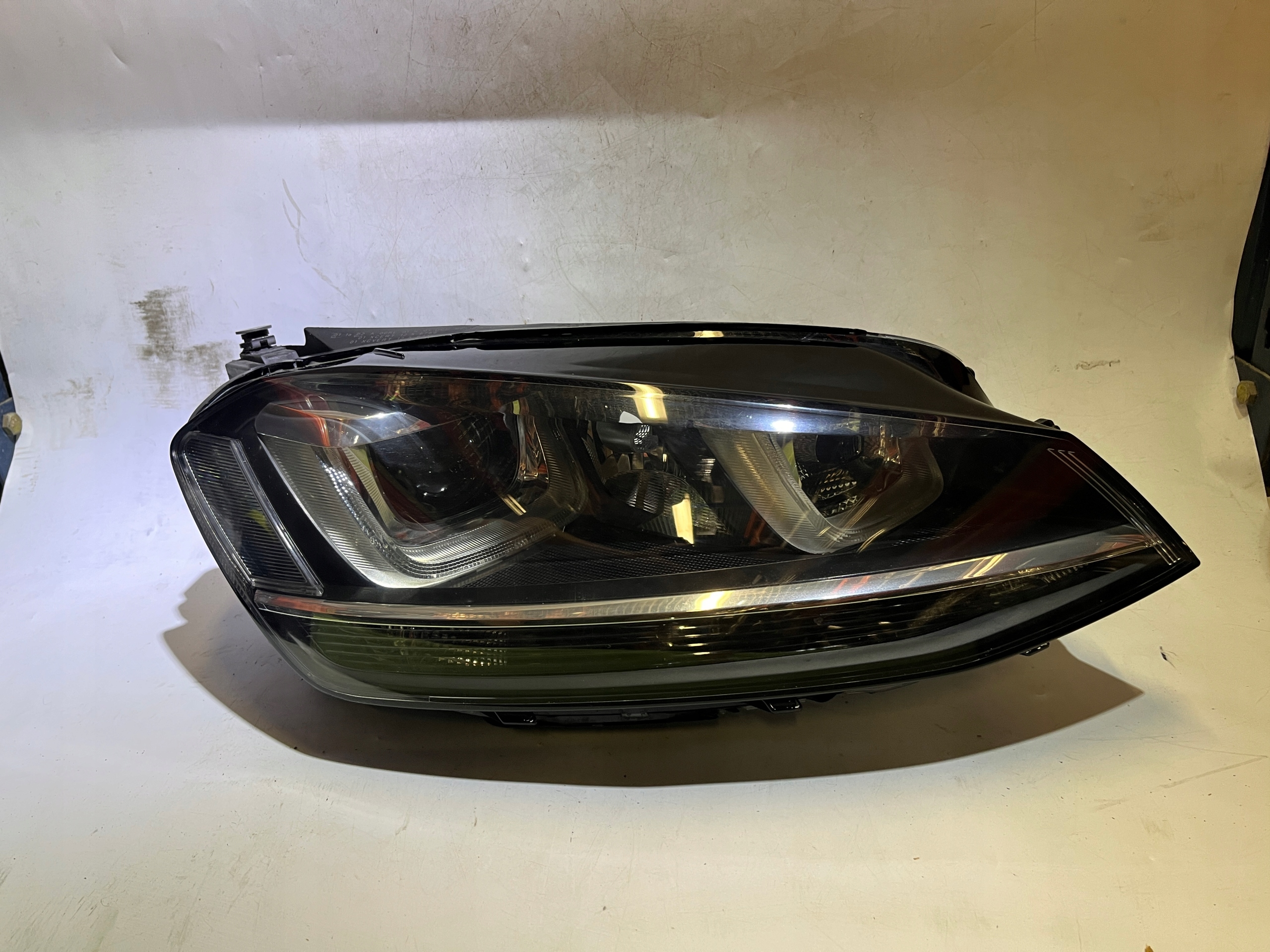 VOLKSWAGEN GOLF VII REFLEKTOR PRZÓD PRAWY LAMPA PRAWA XENON LED 5G1941034