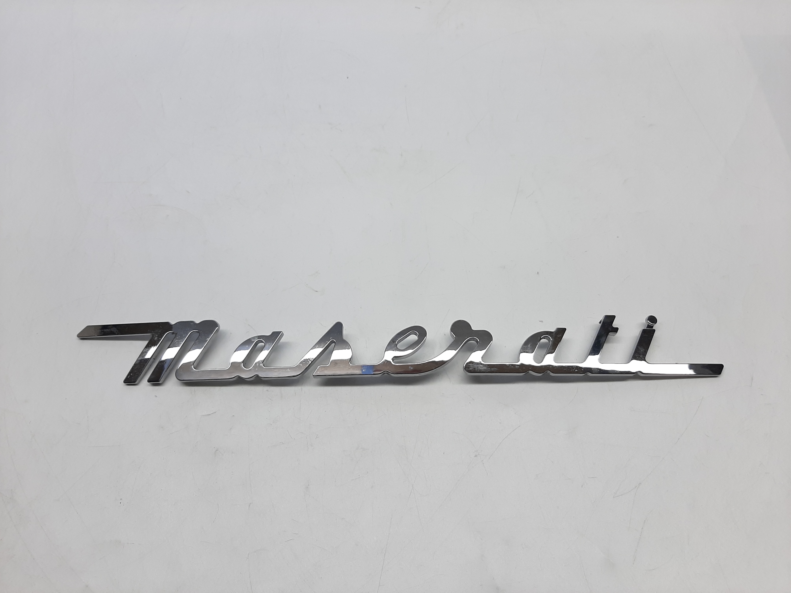 Maserati LAvante Znaczek Emblemat na Tylna Klapę Oryginalny LOGO