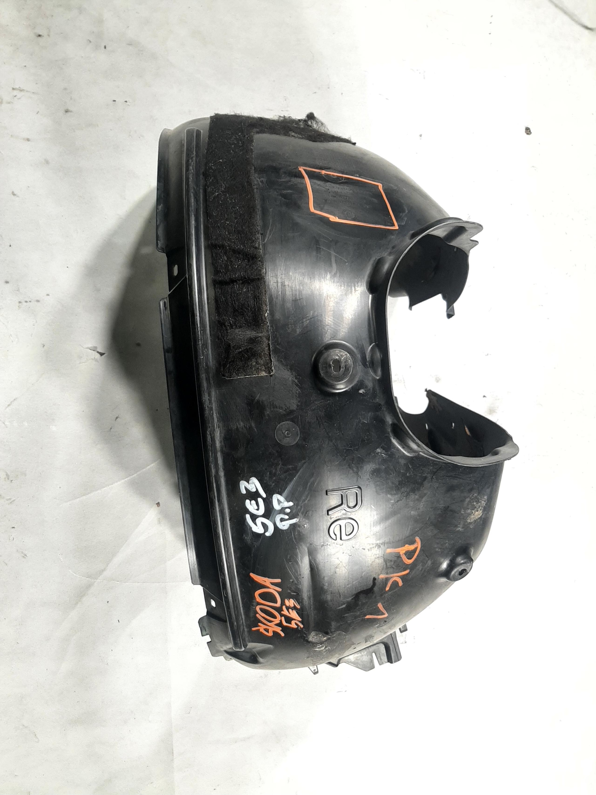 SKODA OCTAVIA IV NADKOLE OSŁONA PRAWY PRZÓD 5E3809958C 5E3809962B