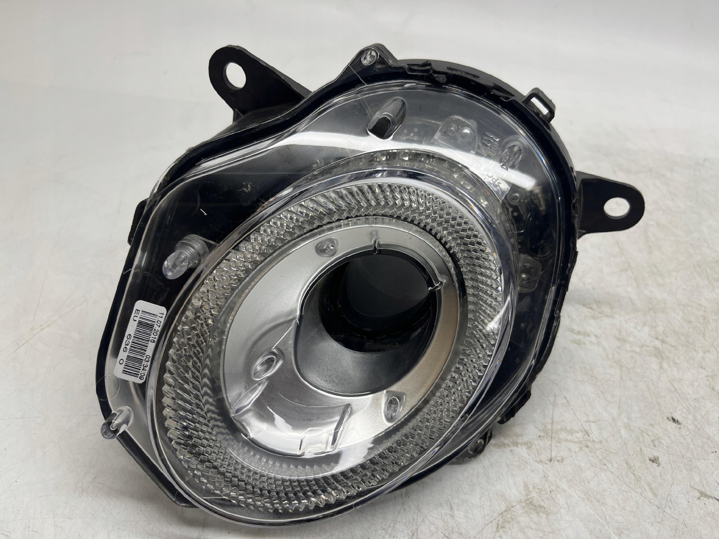 BENTLEY BENTAYGA LAMPA PRAWA KIERUNKOWSKAZ DRL HALOGEN LED SAE 36A953042A