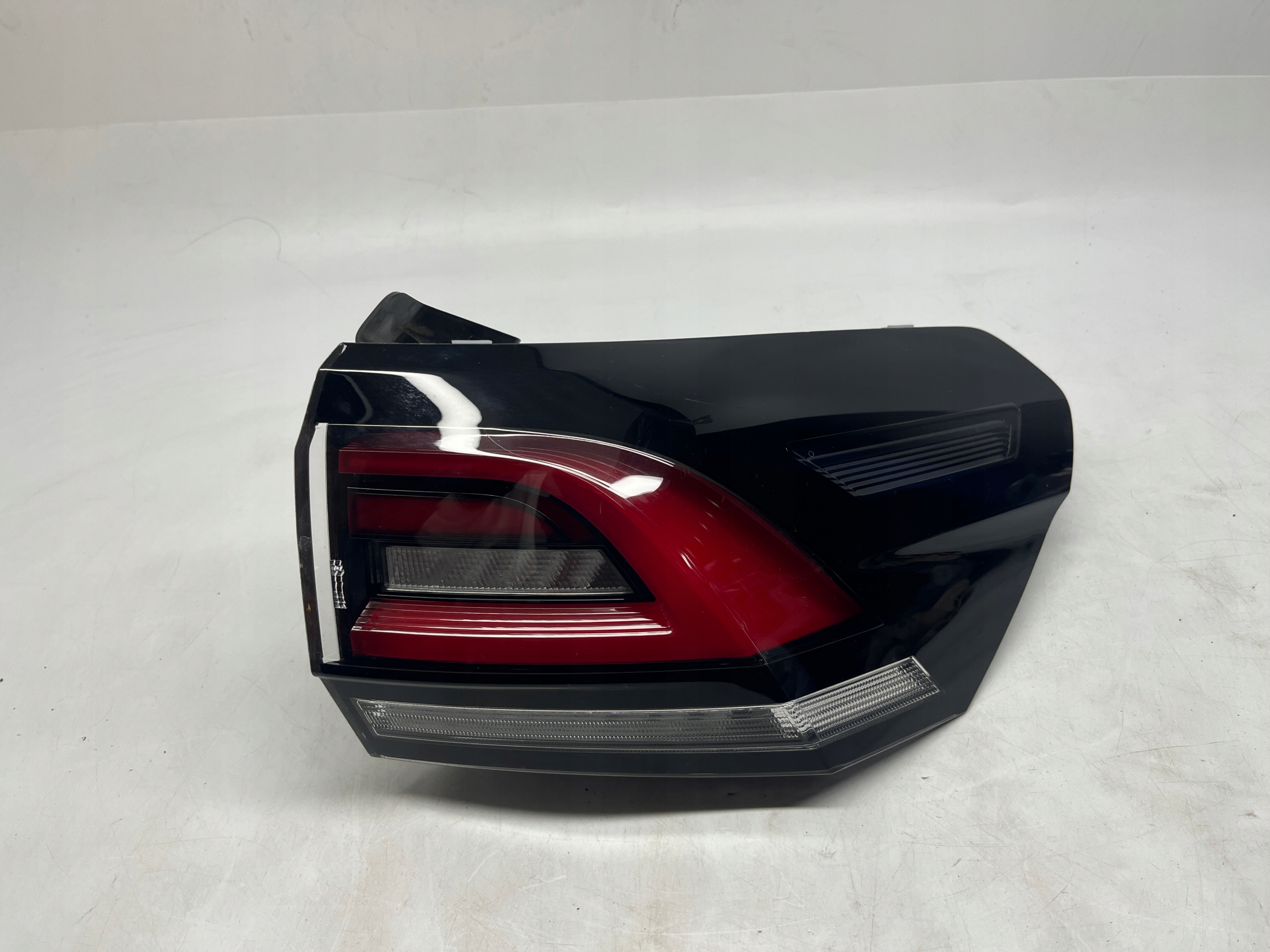 Volkswagen Taigo Lampa Prawa Tył Tylna 2G7945096