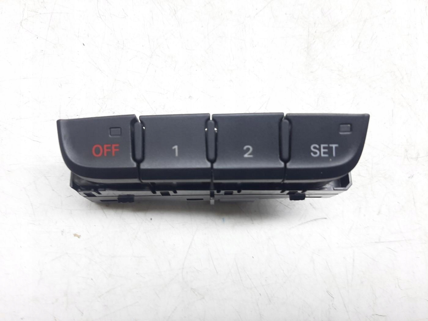 AUDI A4 B8 A5 8T PANEL PRZYCISKI PAMIĘCI FOTELA 8K0959769