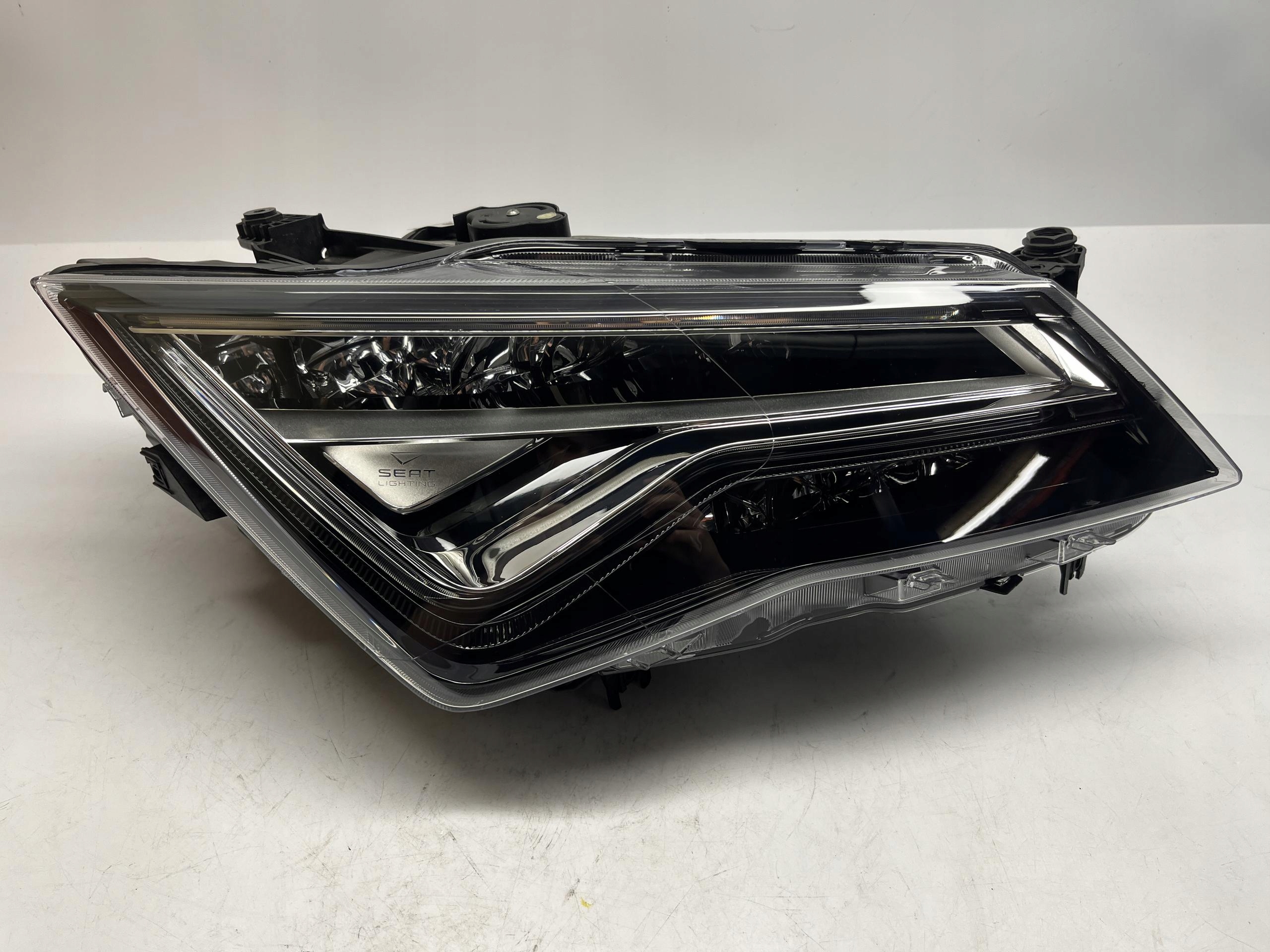 SEAT ATECA REFLEKOTR PRZÓD PRZEDNI PRAWY LED 576941008D