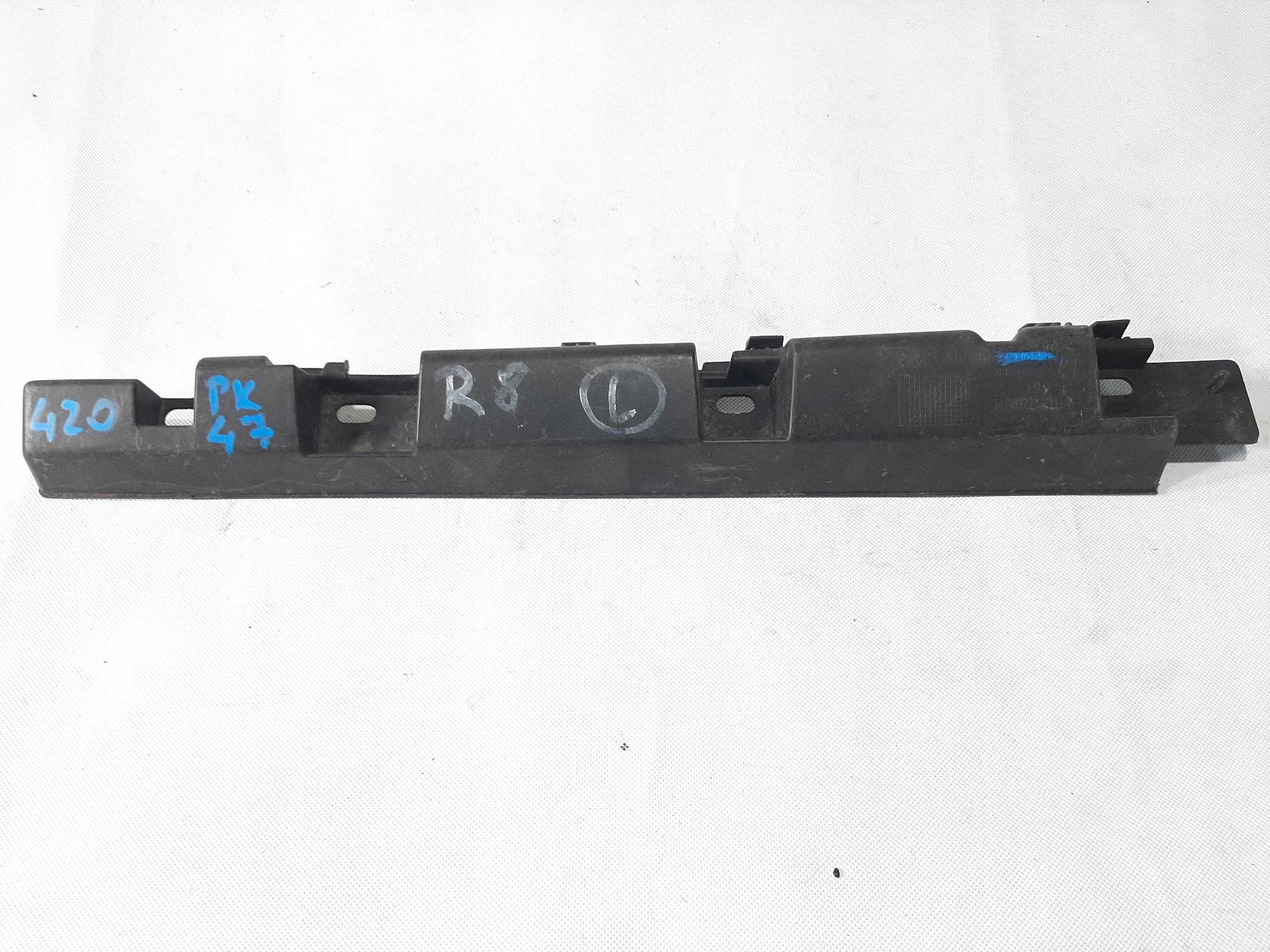 AUDI R8 42 ŚLIZG MOCOWANIE PROGU LEWY PRZÓD 420853921
