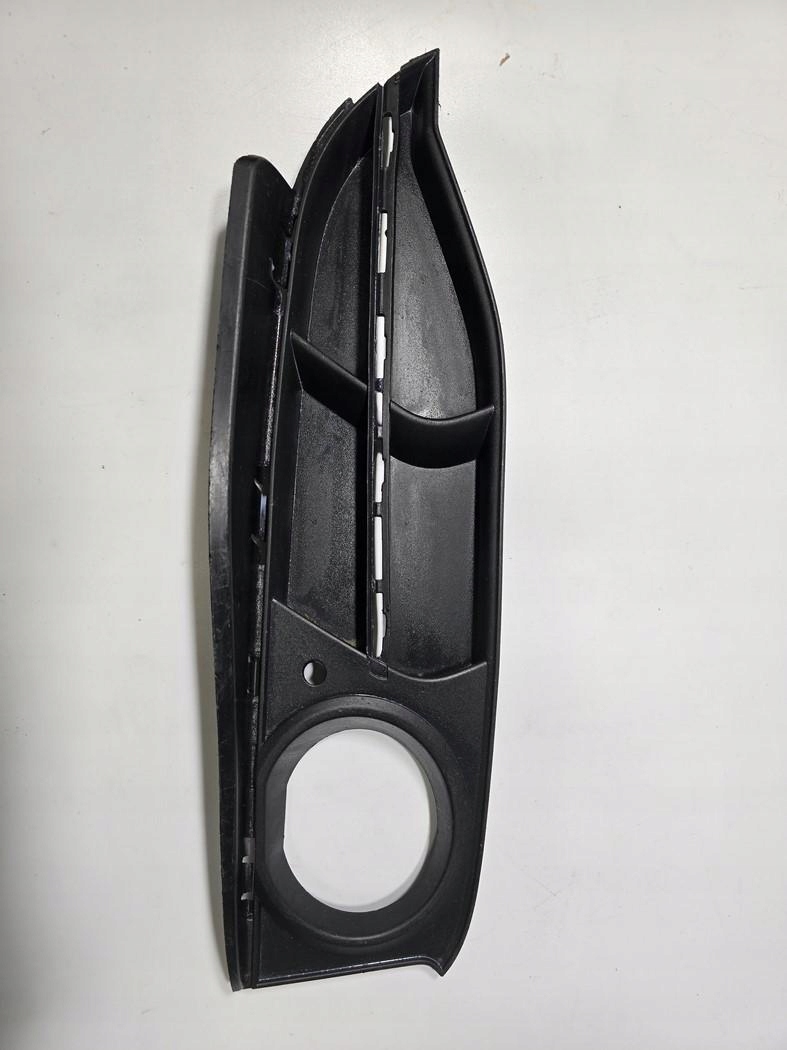 BMW F10 F11 KRATKA ZDERZAKA PRAWA KRATKA ZDERZAKA PRAWA F10 F11