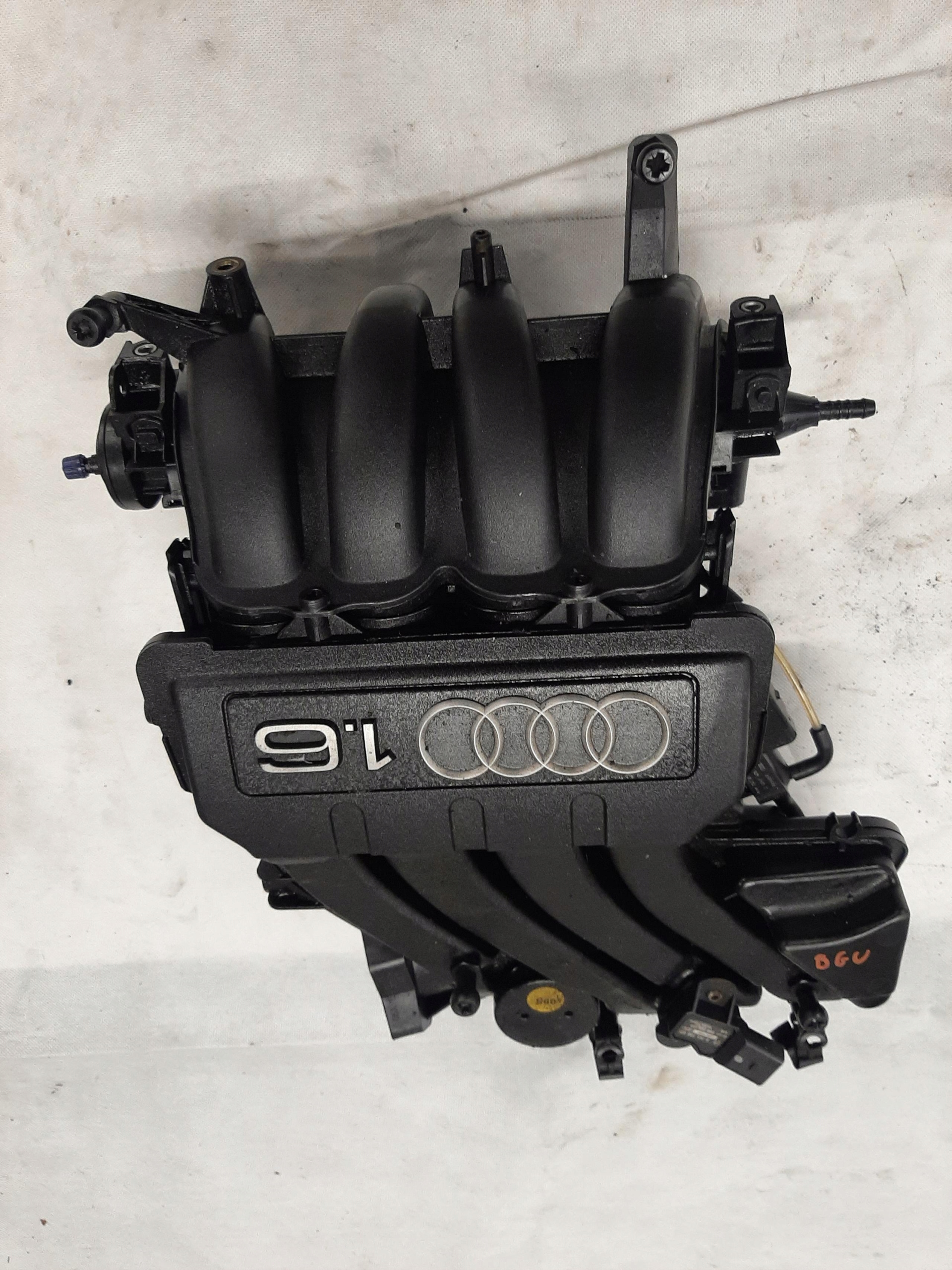 AUDI A3 8P KOLEKTOR SSĄCY DOLOTOWY 1.6 BGU 06A133203