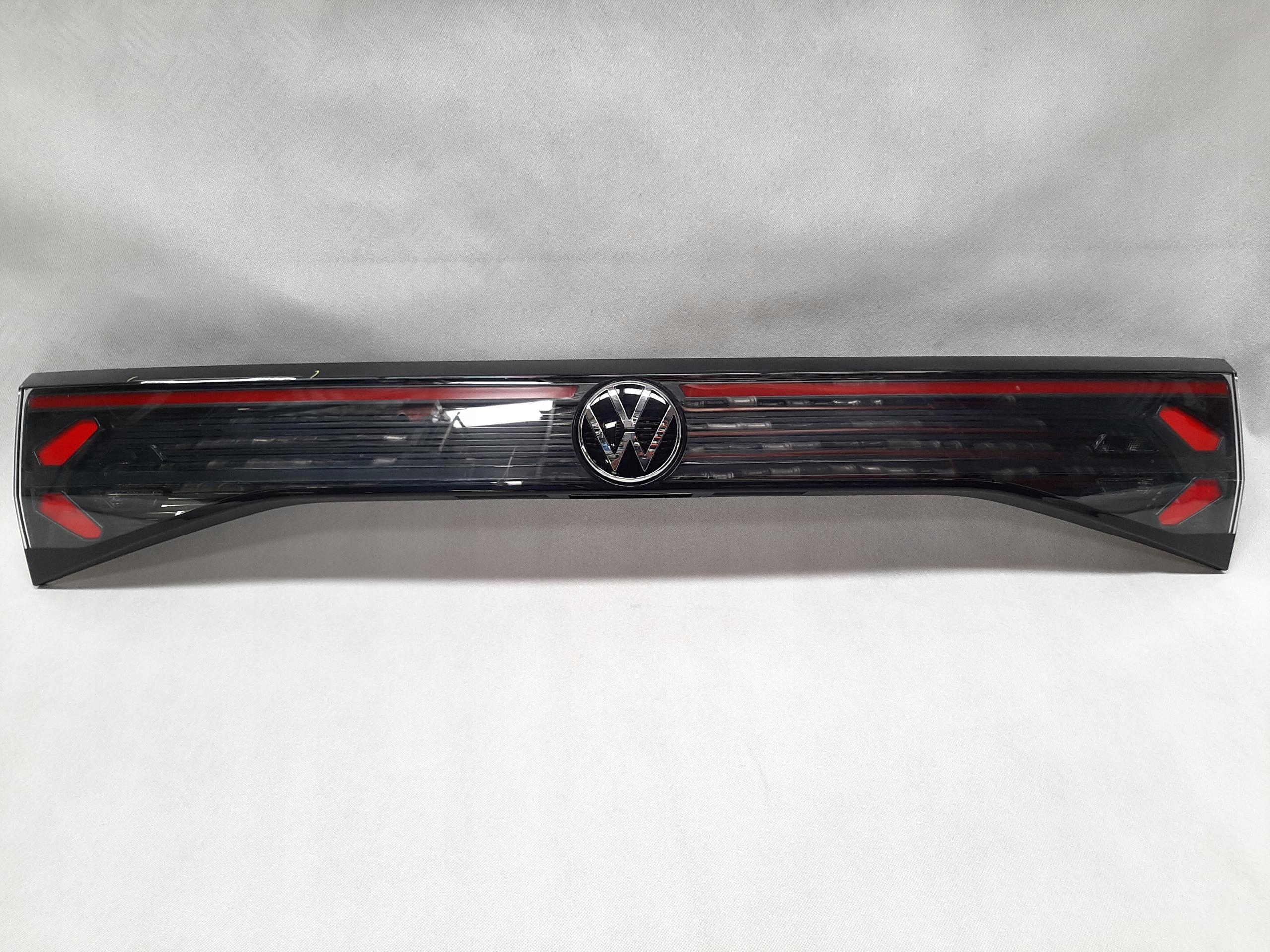 VW T-CROSS LIFT BLENDA LAMPA KLAPY TYŁ LED 2GM945307B