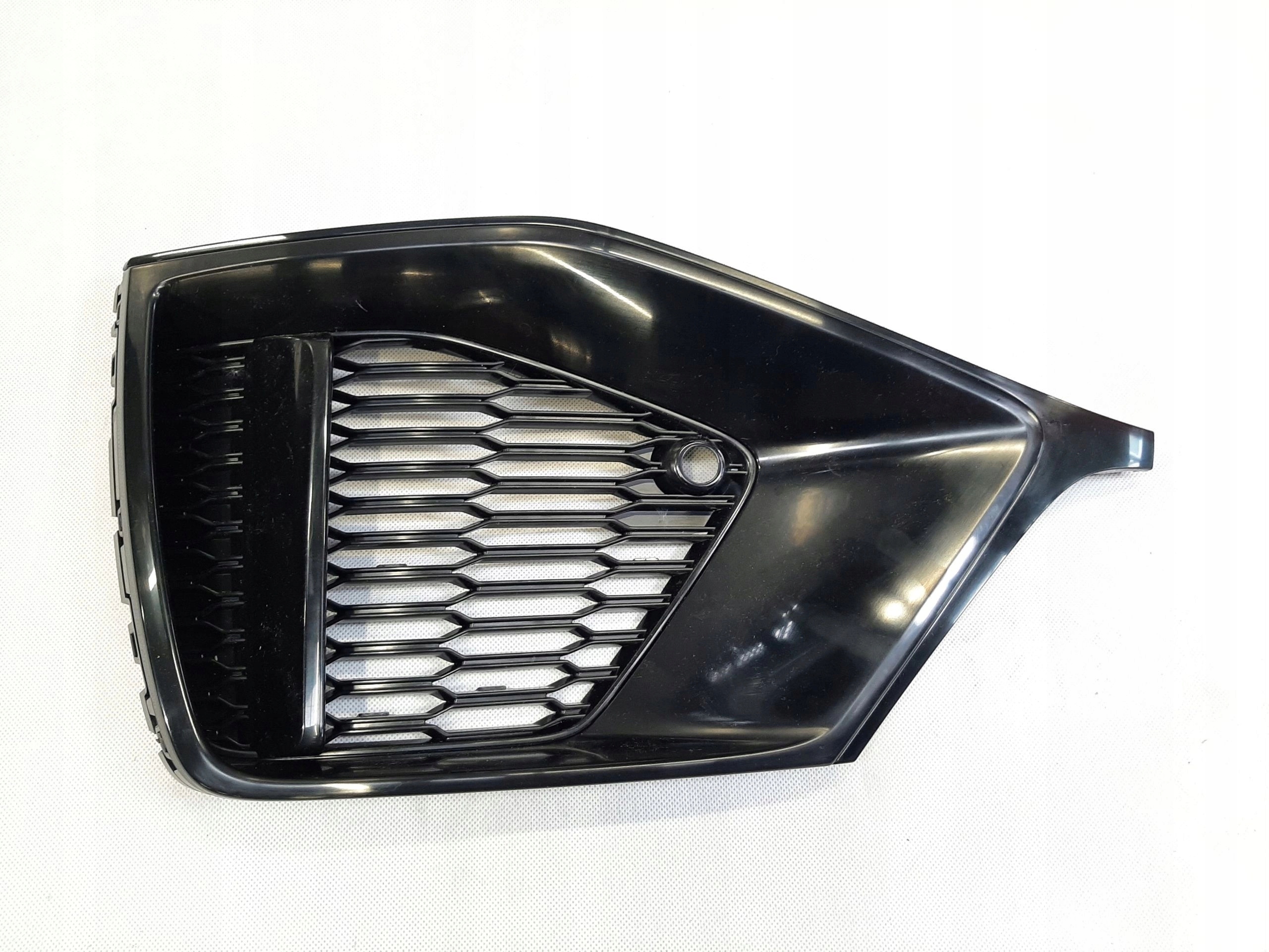 AUDI Q8 S-LINE LEWA ATRAPA KRATKA WLOTU POWIETRZA 4M8807681A
