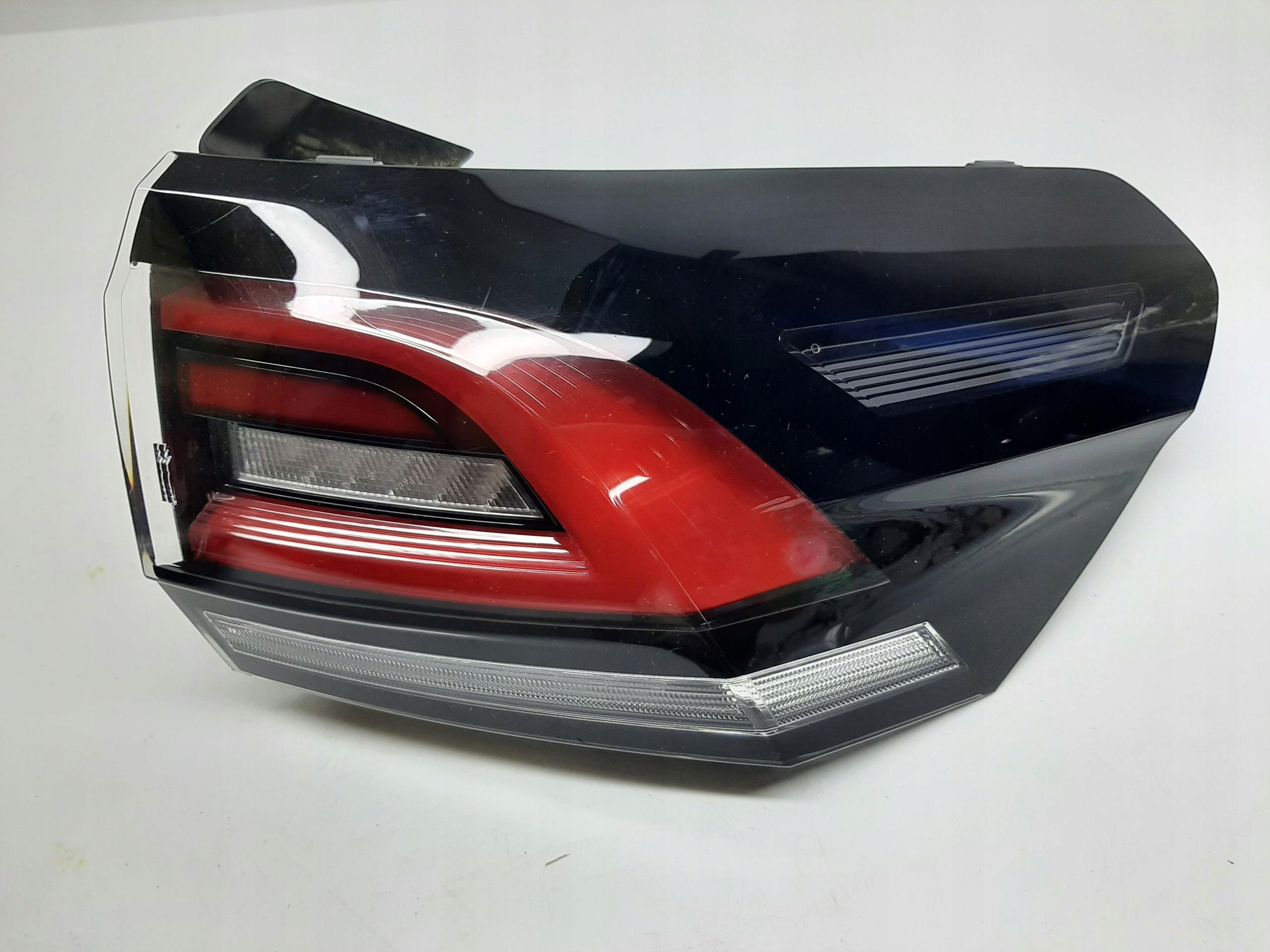 VW TAIGO LAMPA PRAWA TYLNA TYŁ LED 2G7945096