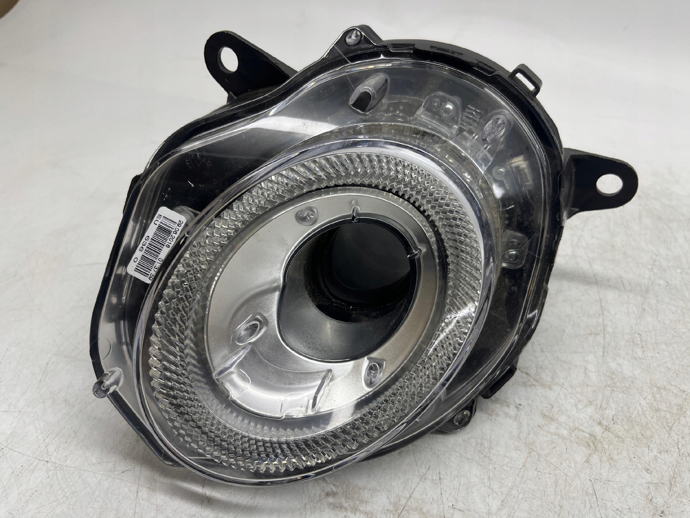 BENTLEY BENTAYGA LAMPA PRAWA KIERUNKOWSKAZ DRL HALOGEN LED SAE 36A953042A