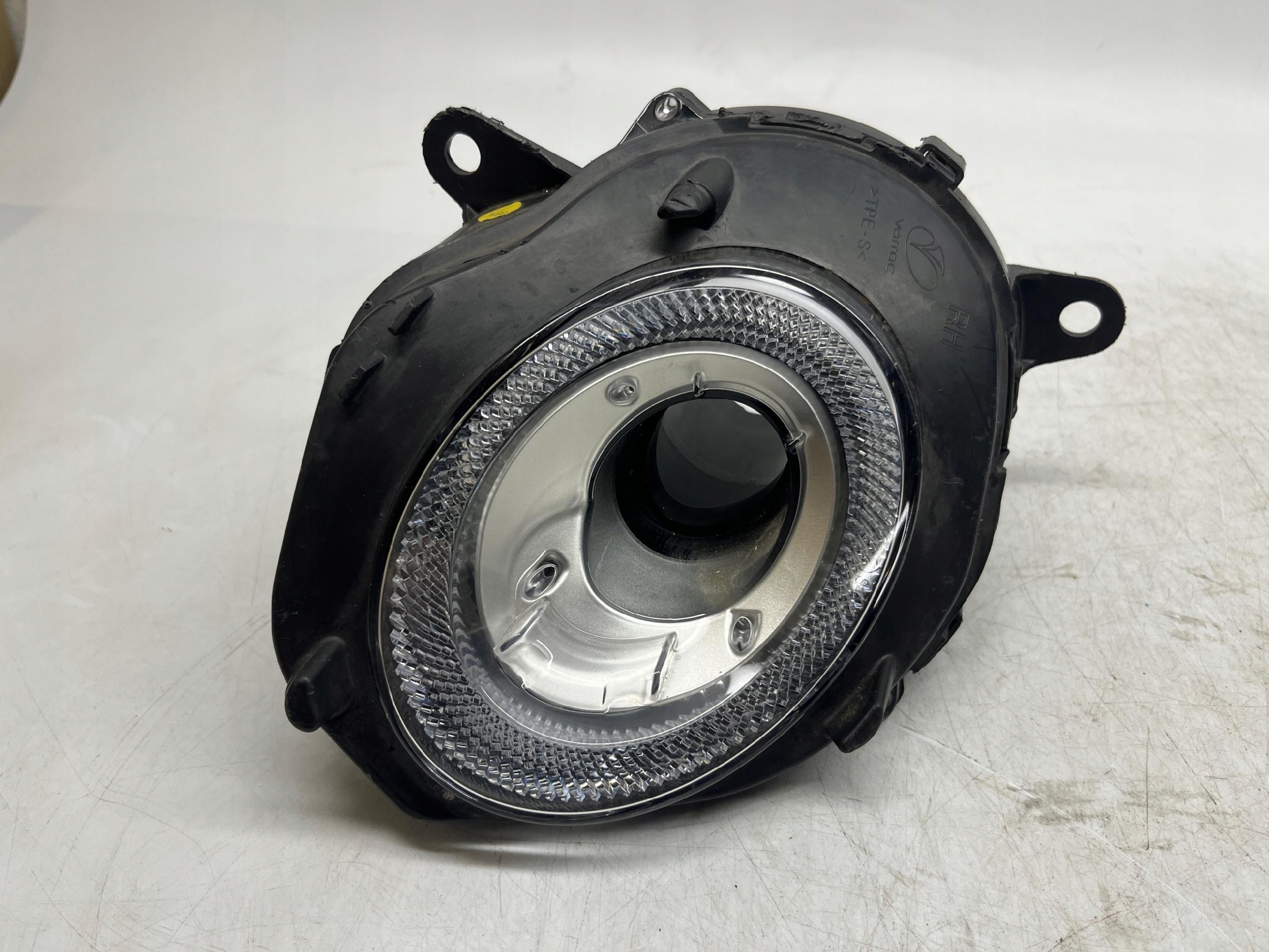 BENTLEY BENTAYGA LAMPA PRAWA KIERUNKOWSKAZ DRL HALOGEN LED SAE 36A953042A