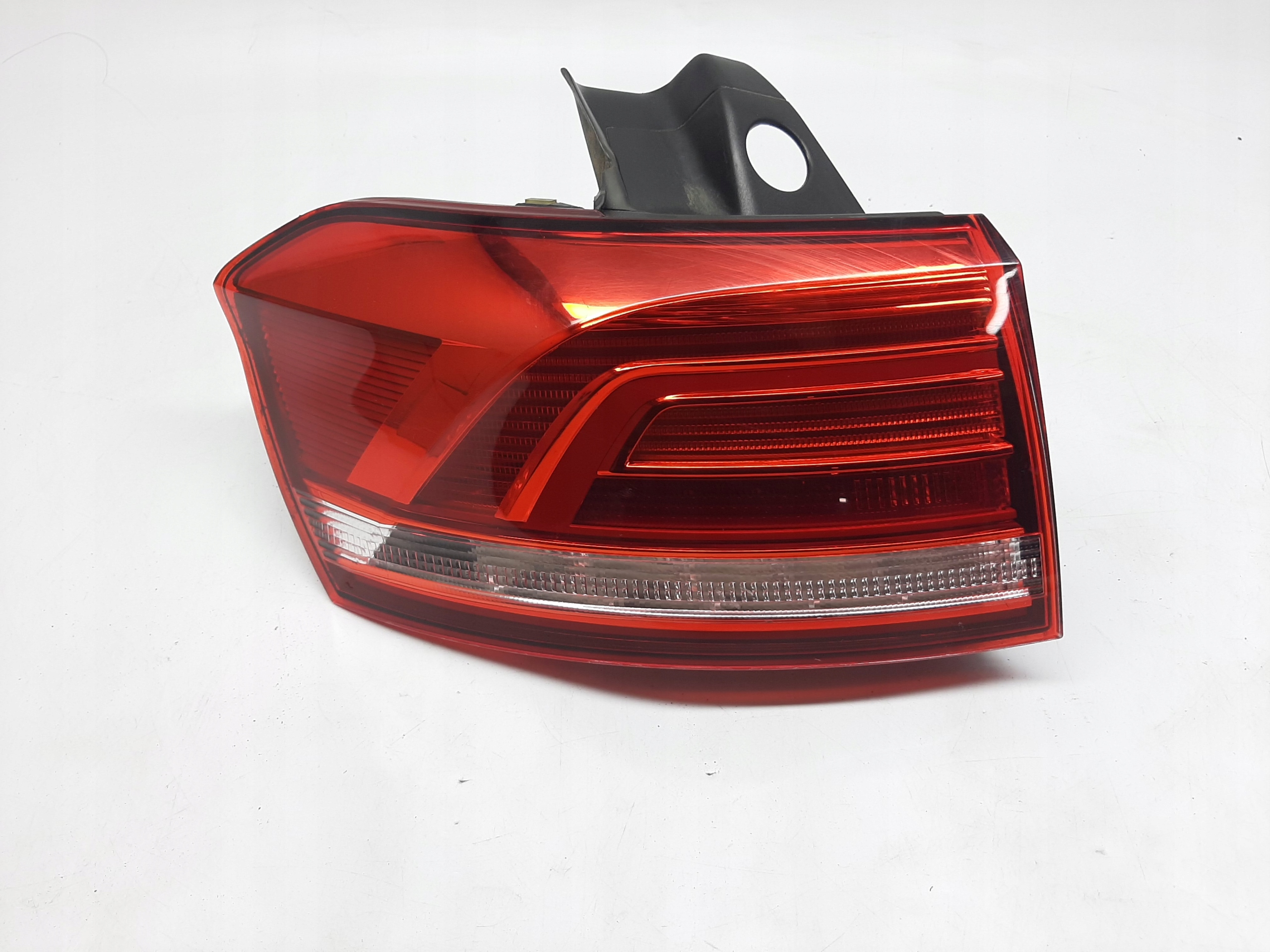 VW PASSAT B8 VARIANT SEDAN LAMPA TYLNA TYŁ LEWA 3G9945311