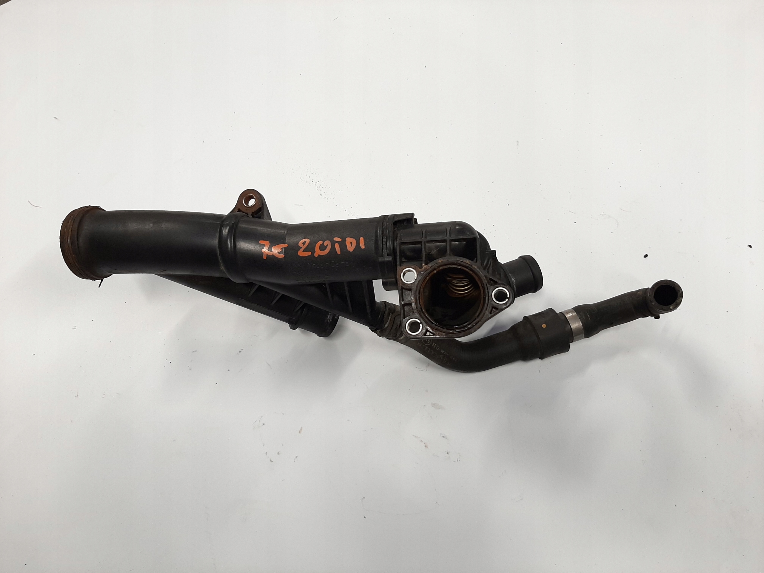 VW T6 OBUDOWA TERMOSTATU TERMOSTAT 04L131512T