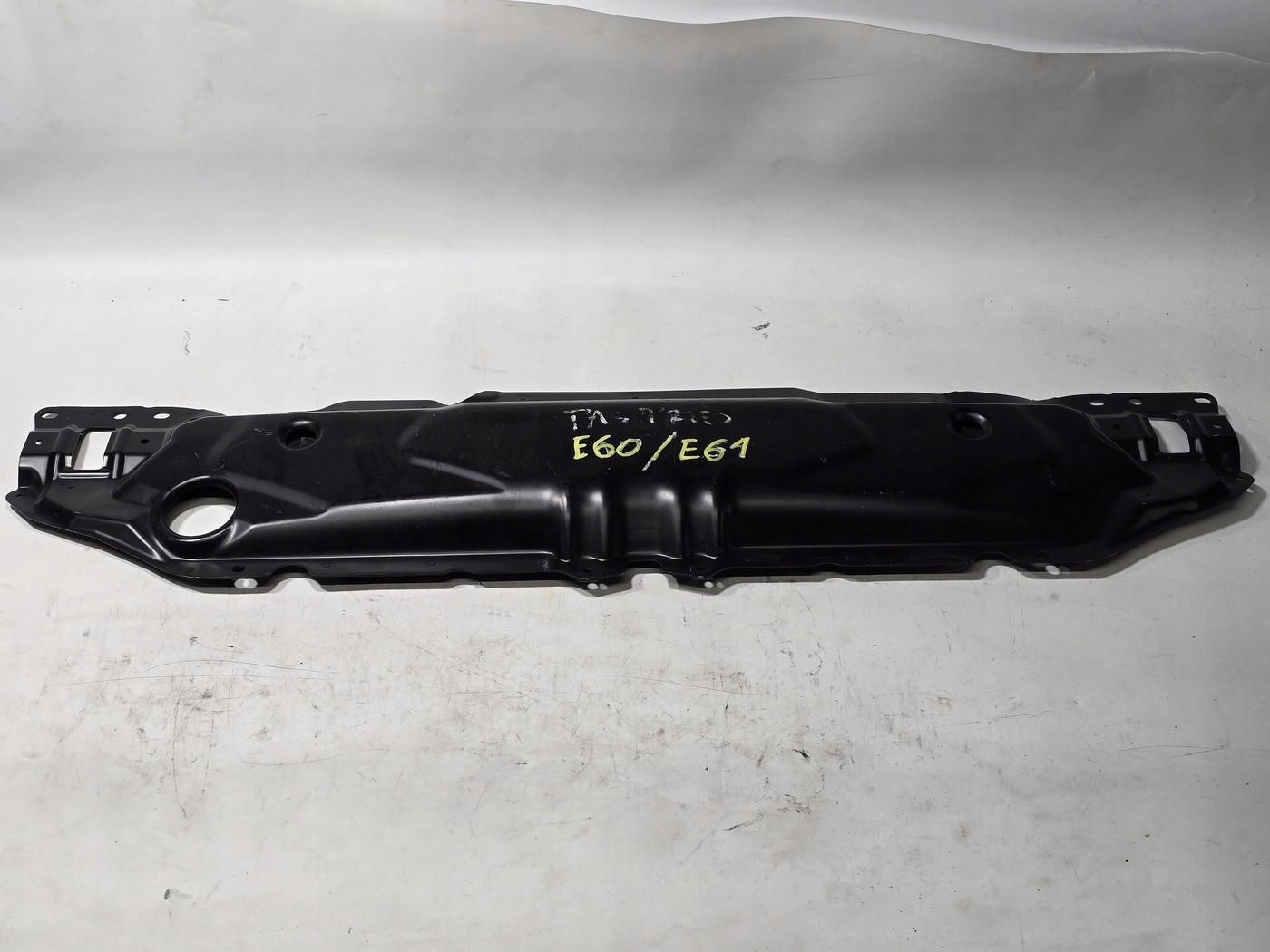 BMW E60 E61 PAS PRZEDNI WZMOCNIENIE GÓRNE 7033741