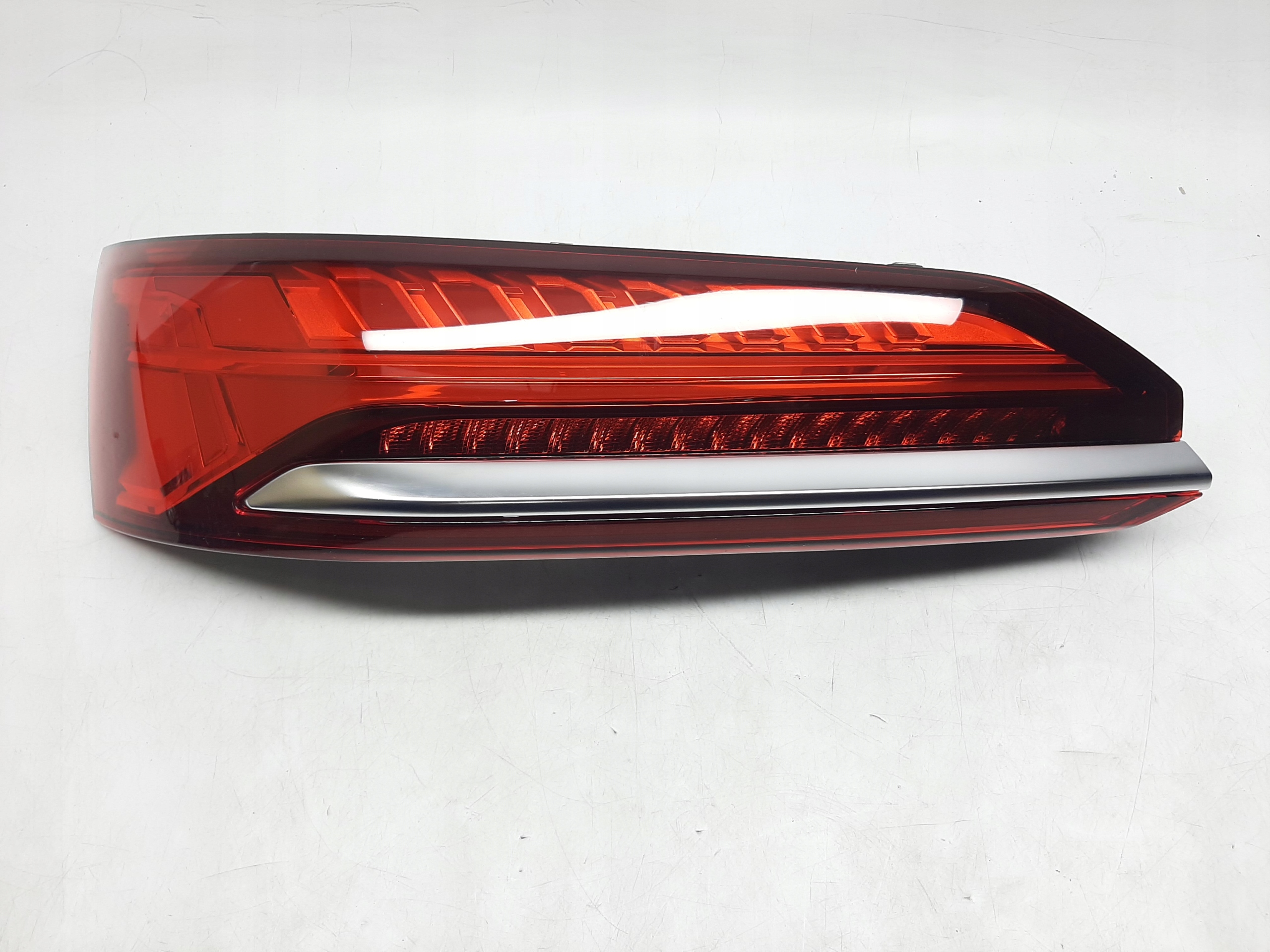 AUDI Q7 4M LIFT LAMPA TYŁ TYLNA LEWA LEWY 4M0945075B