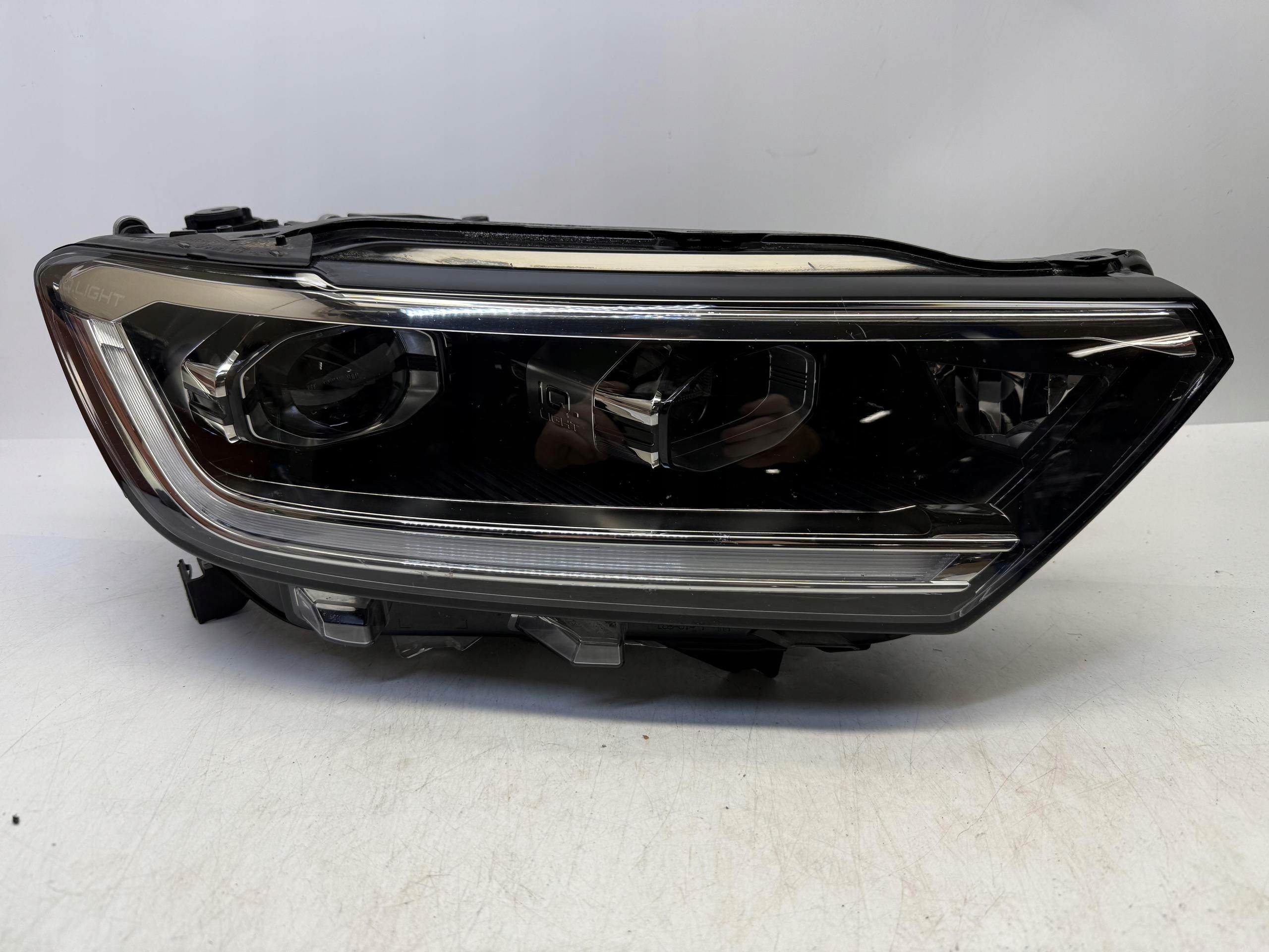 VW T-ROC REFLEKTOR LAMPA PRAWY PRZÓD PRZEDNIA LED IQ.LIGHT 2GA941036AT