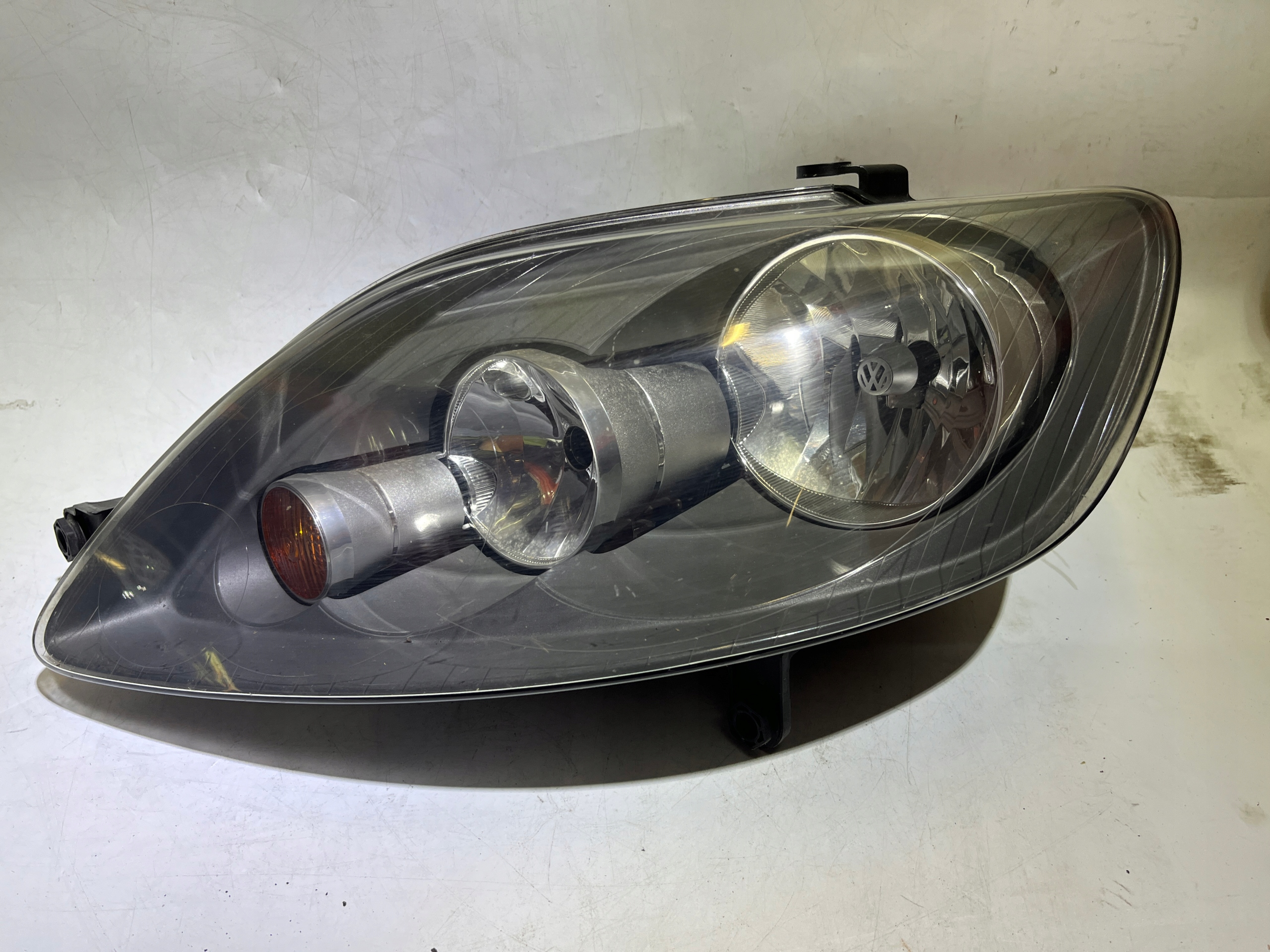 VOLKSWAGEN GOLF V PLUS REFLEKTOR PRZÓD LAMPA PRZEDNIA LEWA 5M1941005B