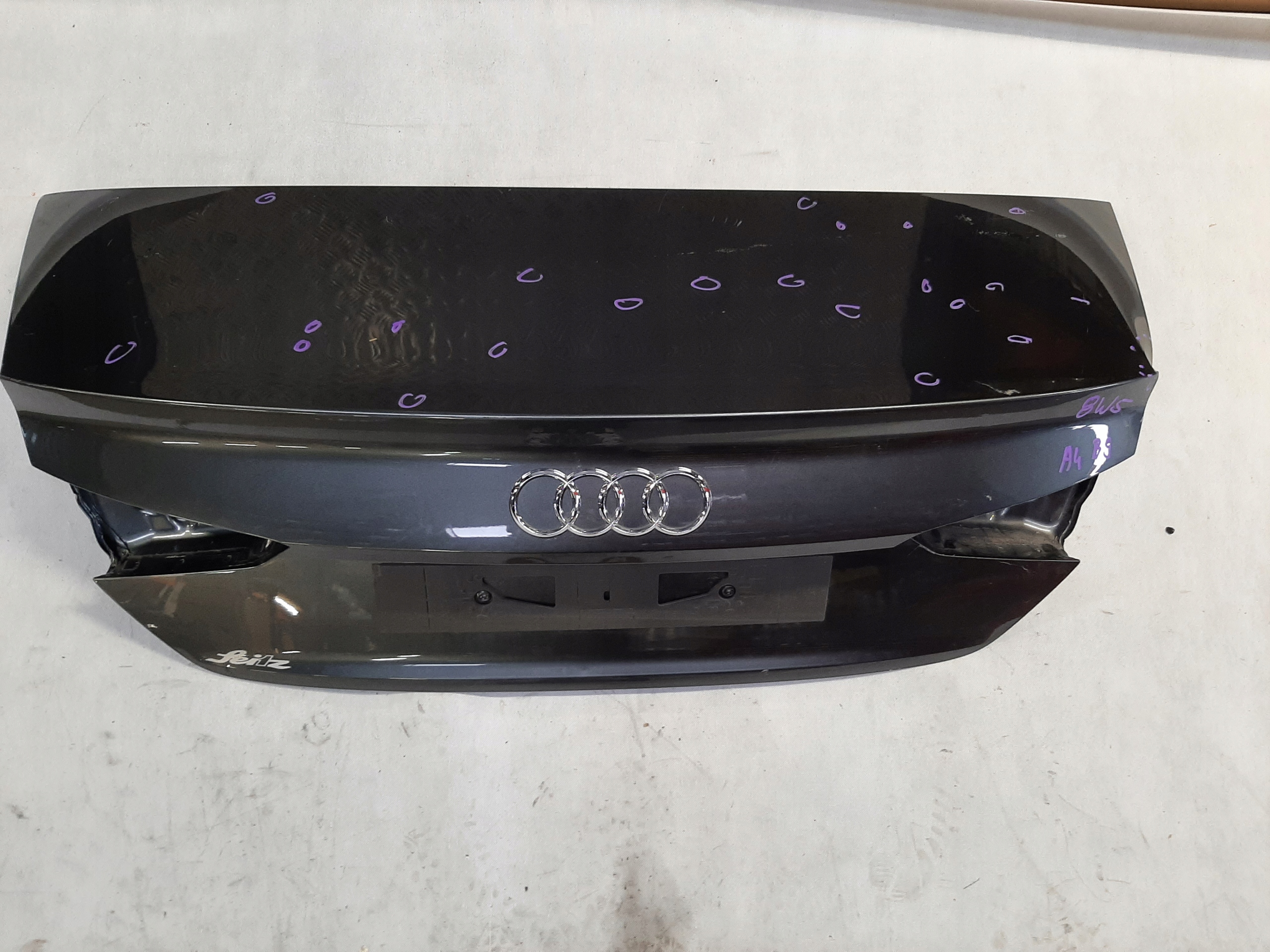 AUDI A4 B9 8W5 SEDAN KLAPA BAGAŻNIKA TYŁ TYLNA