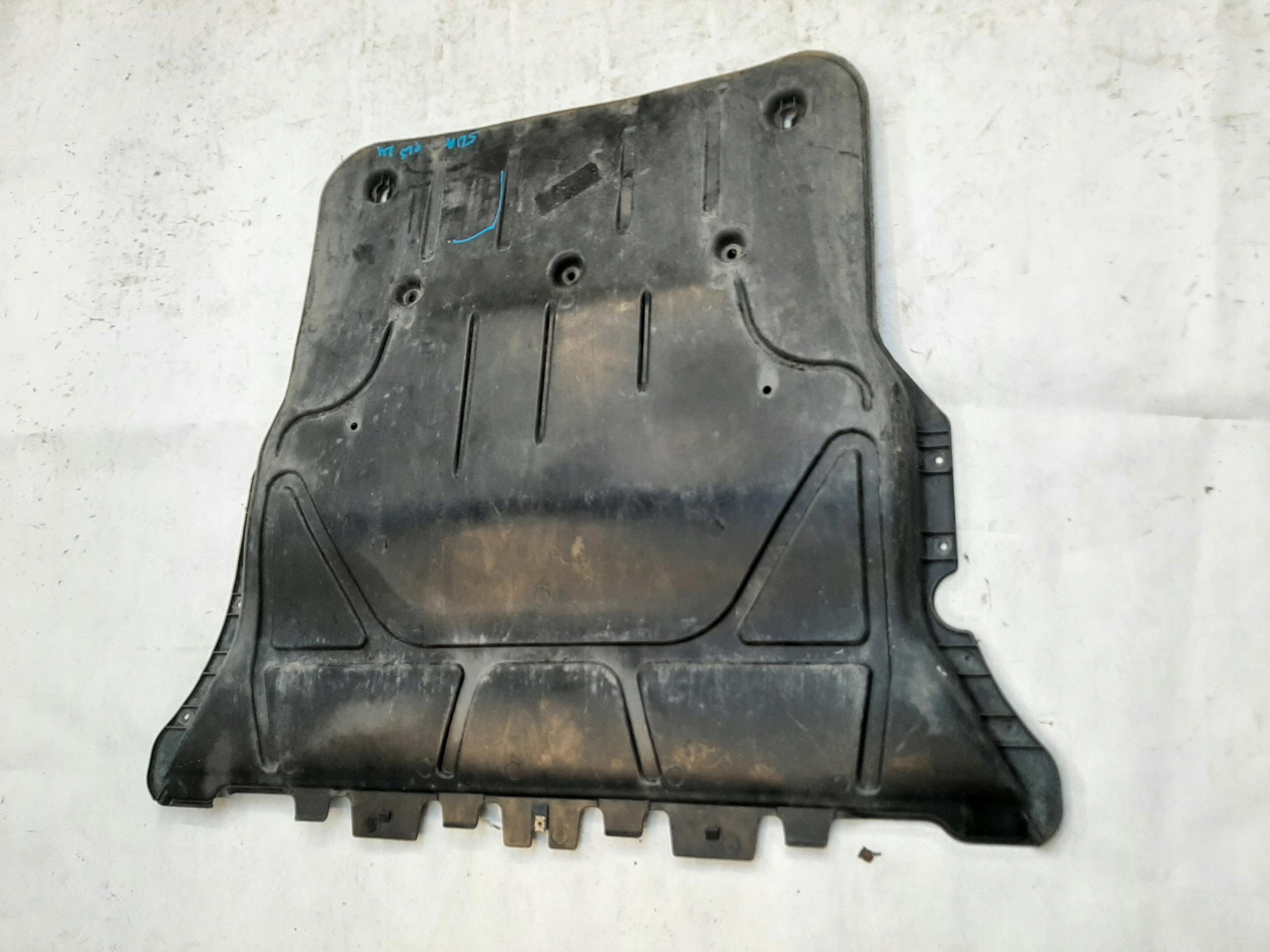 AUDI A3 8Y OSŁONA PŁYTA DOLNA POD SILNIK 5WA825236C