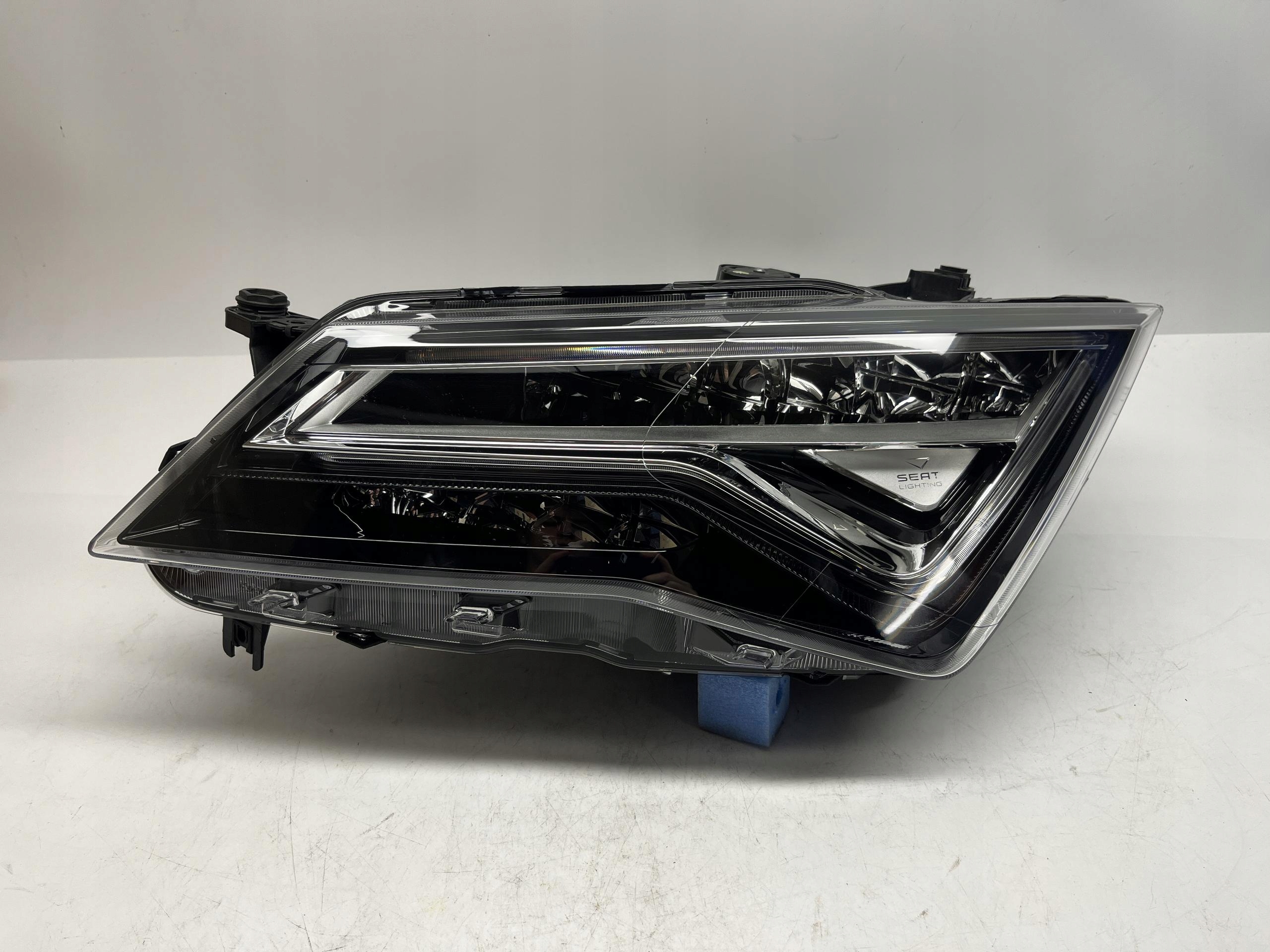 SEAT ATECA LAMPRA REFLEKOTR PRZEDNI LEWY LED 576941007D