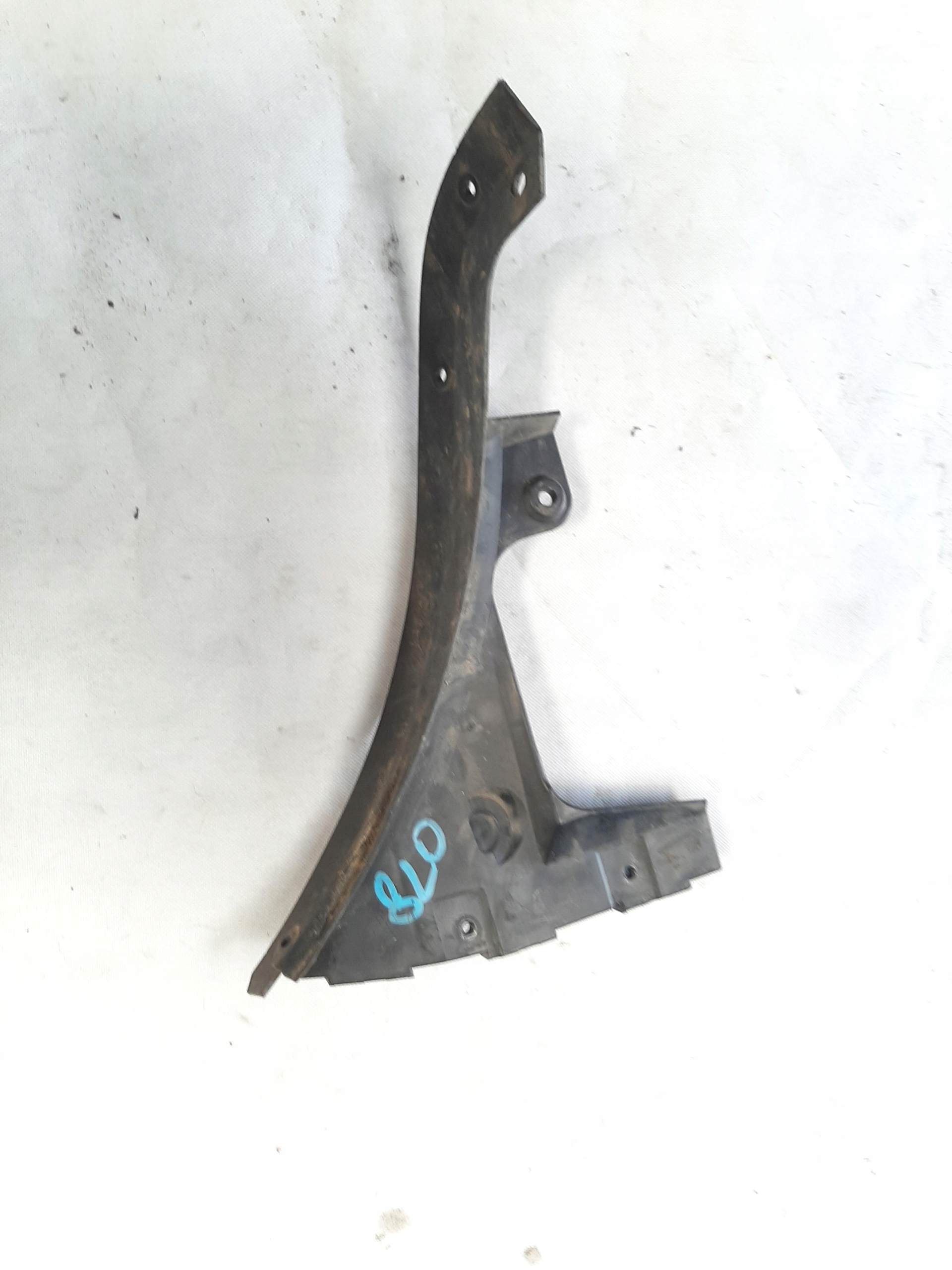 AUDI A3 8L LIFT ŚLIZG MOCOWANIE ZDERZAKA PROWADZENIE LEWY TYŁ 8L0807377F