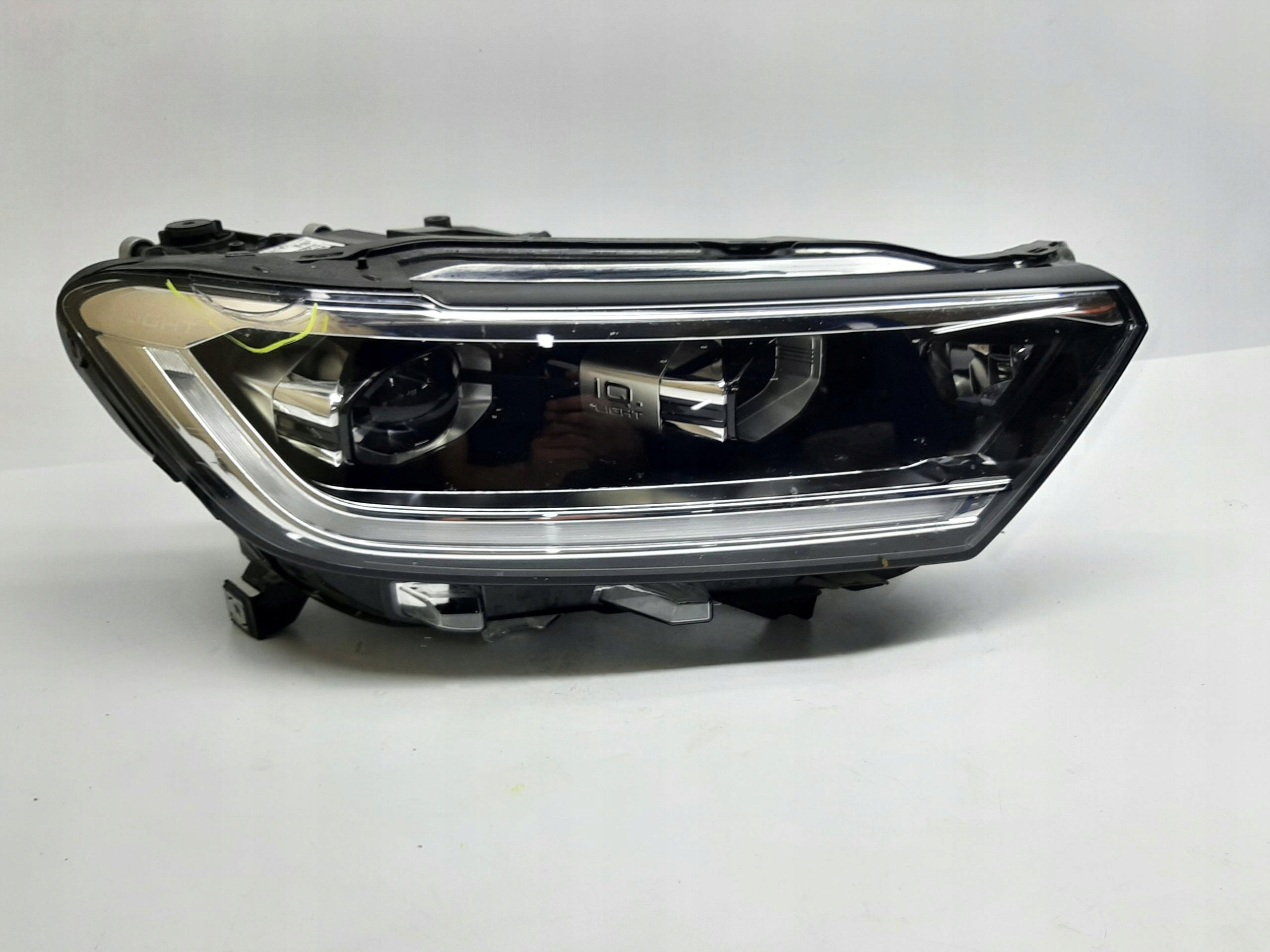 VW T-ROC REFLEKTOR LAMPA PRAWY PRAWA PRZÓD PRZEDNIA 2GA941036AK