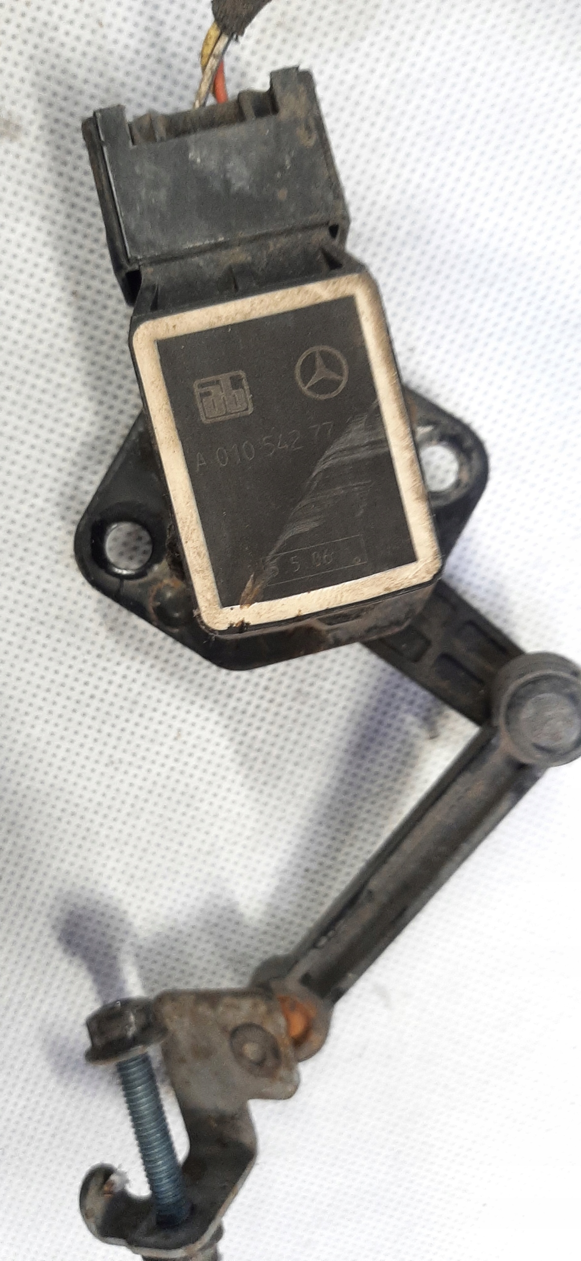 MERCEDES-BENZ R-CLASS W251 05-09 CZUJNIK POZIOMU ZAWIESZENIA A0105427717