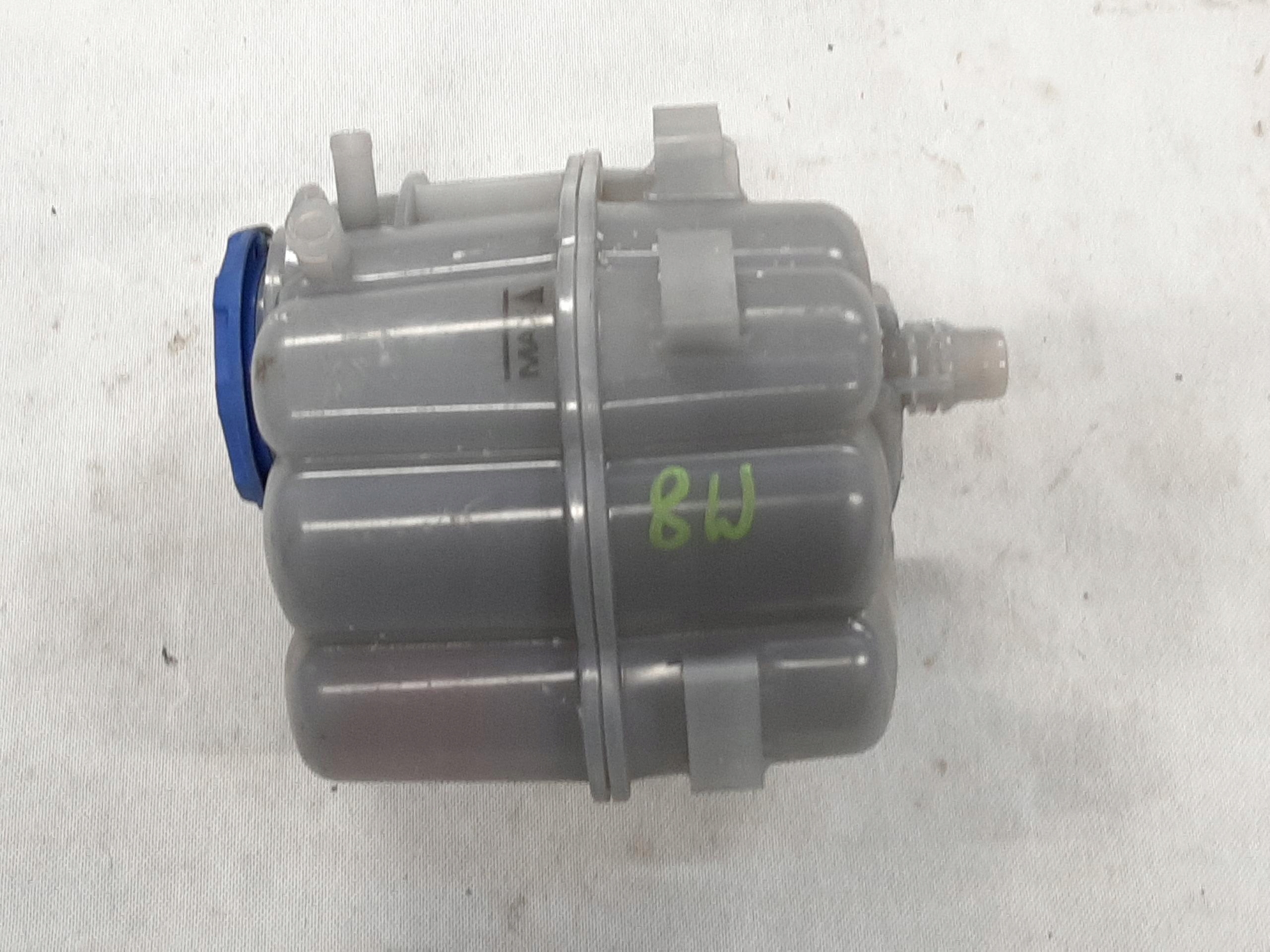 AUDI A4 B9 ZBIORNIK WYRÓWNAWNCZY CIECZY WODY 8W1121405C