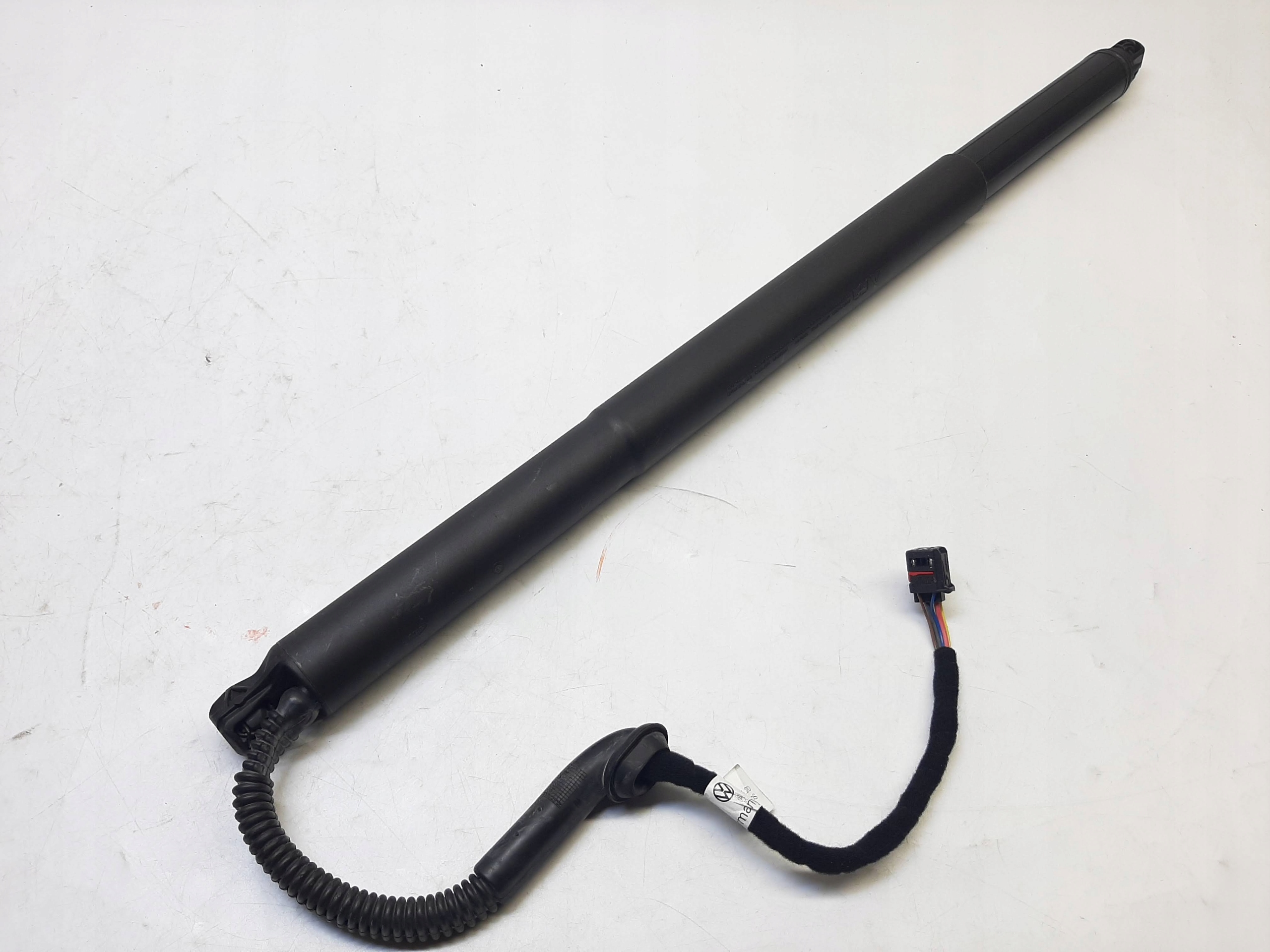 VW TIGUAN 17-23 SIŁOWNIK ELEKTRYCZNY PODNOŚNIK KLAPA BAGAŻNIKA 5NA827851A