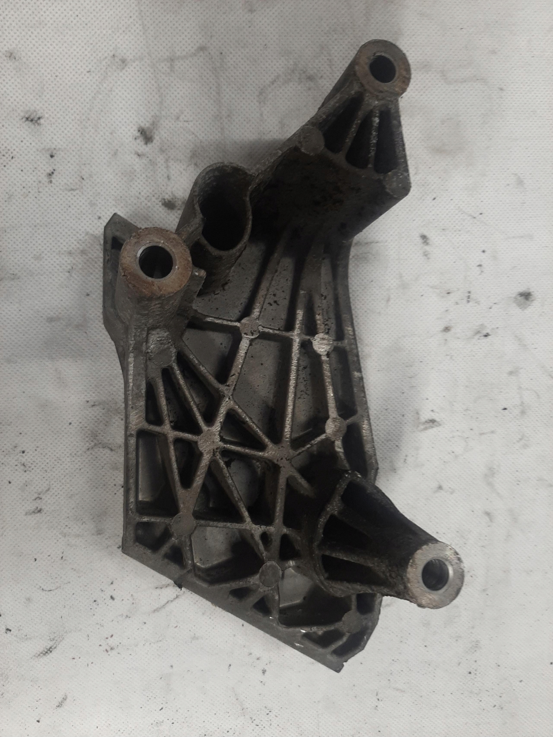 VW POLO IV 9N AUDI A2 1.4 TDI ŁAPA MOCOWANIE SILNIKA 045199207G