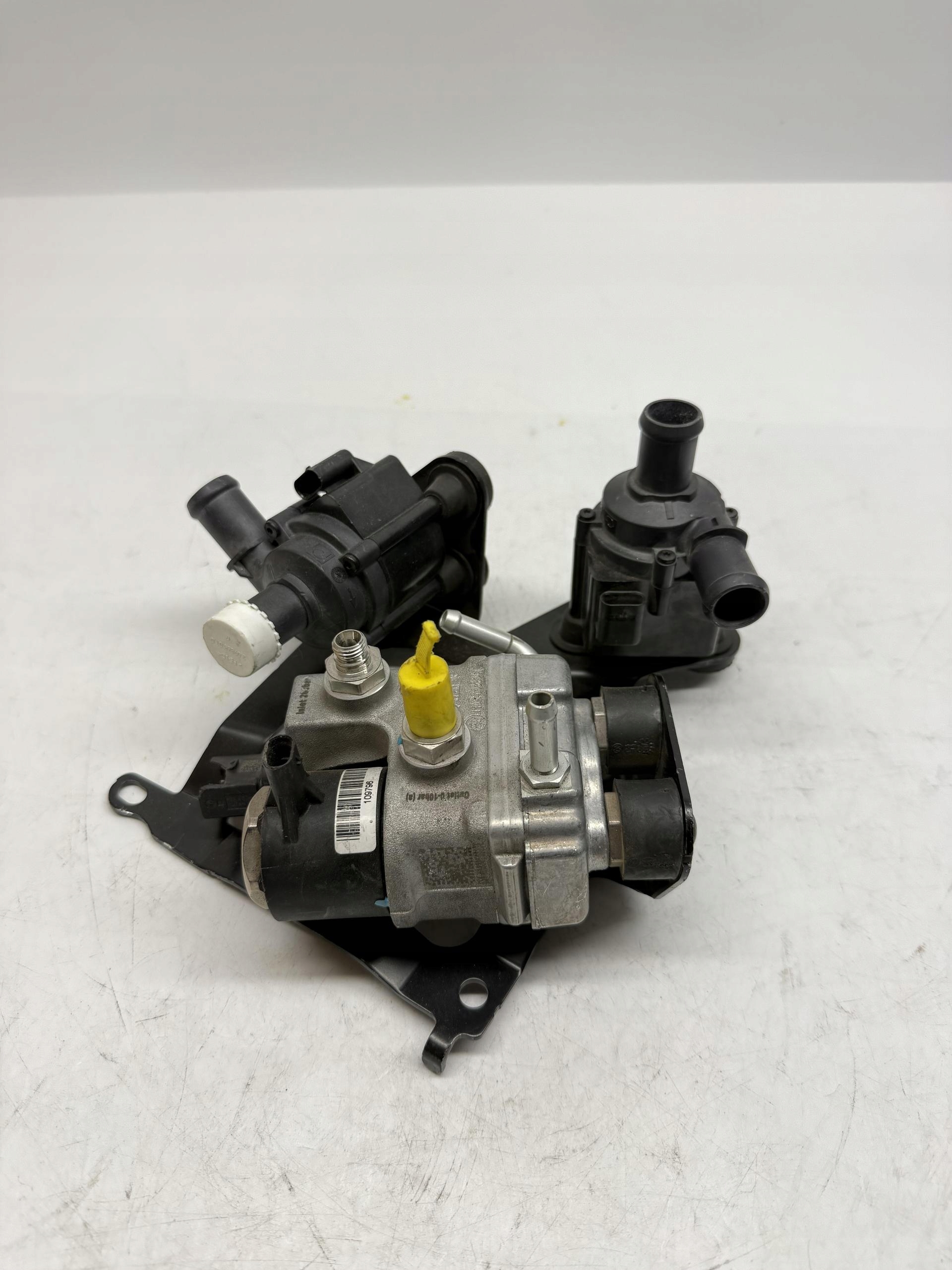 AUDI A4 B9 REGULATOR CIŚNIENIA GAZU POMPA WTÓRNA 8W0819025BN 8W0906009G
